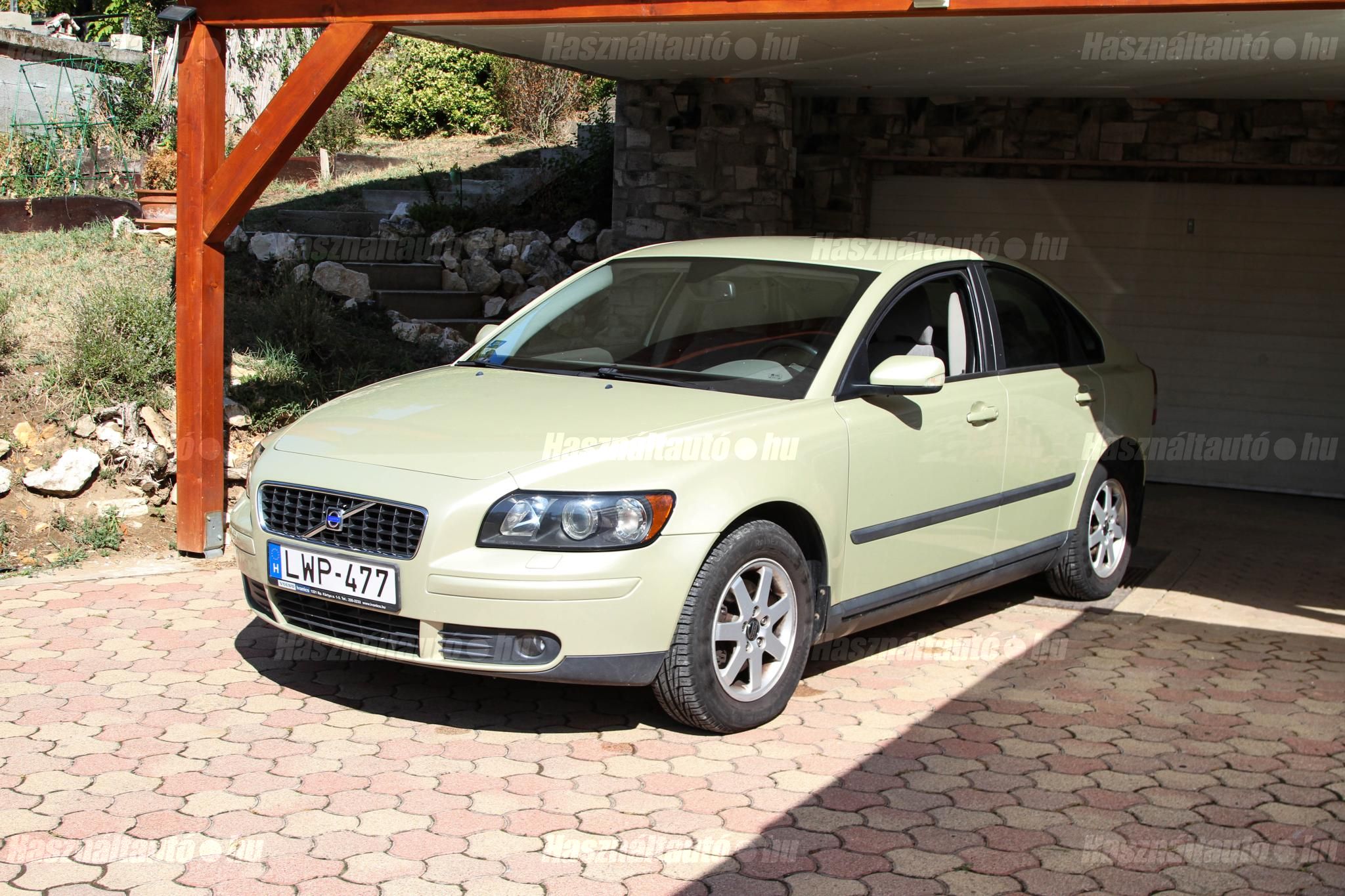 VOLVO S40 2004/10 - 1
