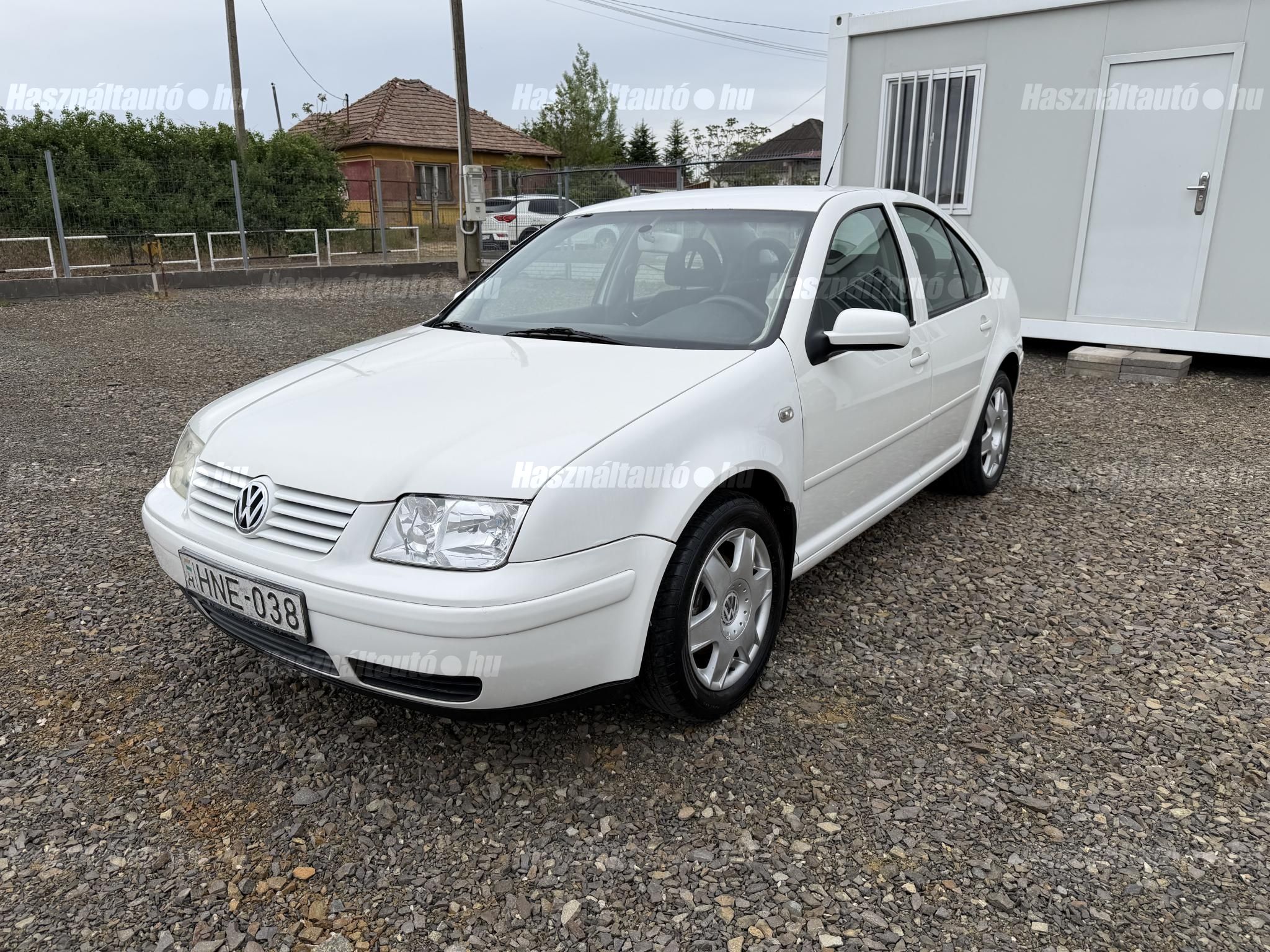 VOLKSWAGEN BORA 2001/4 - 1