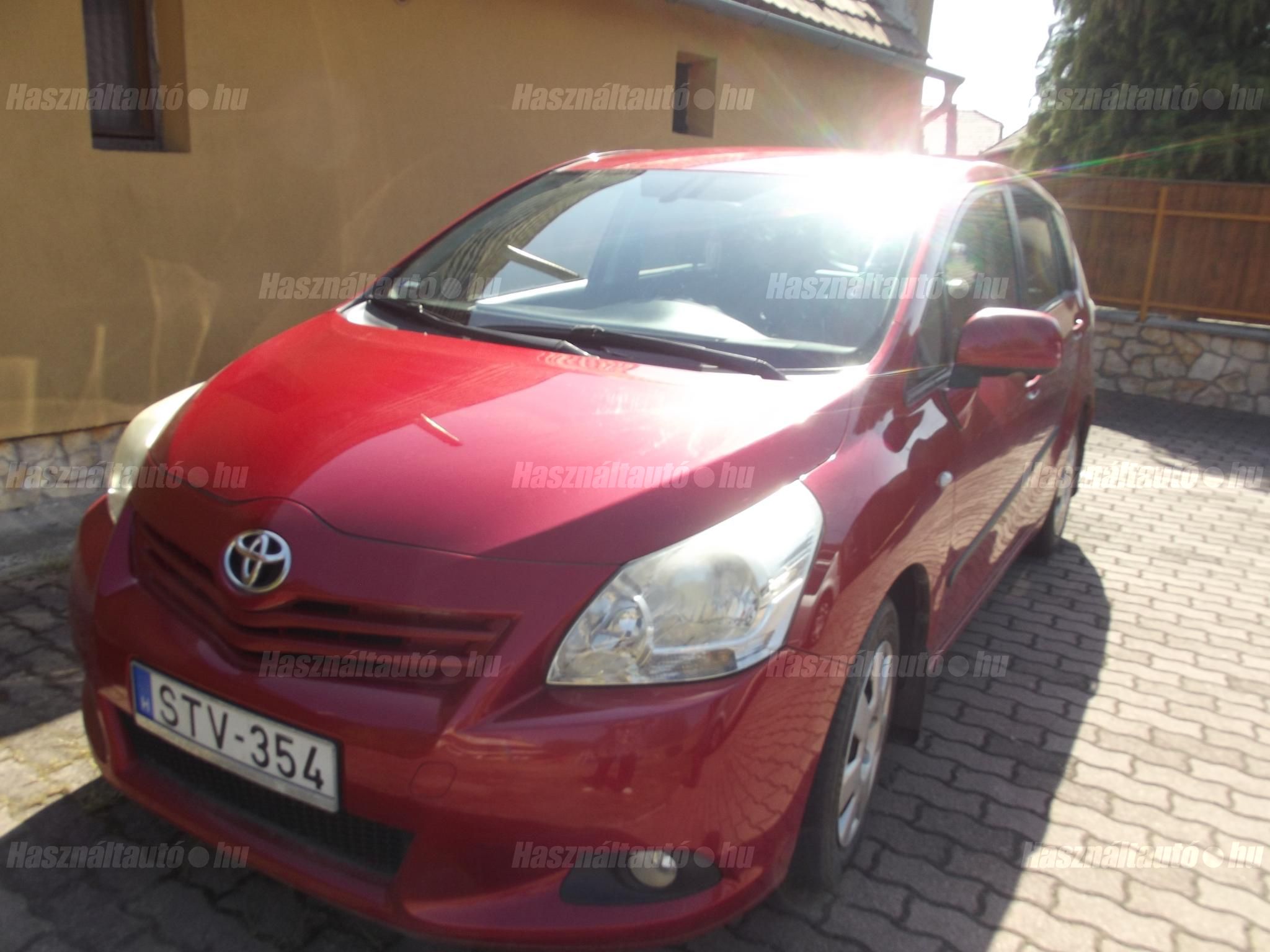 TOYOTA VERSO 2011/6 - 1