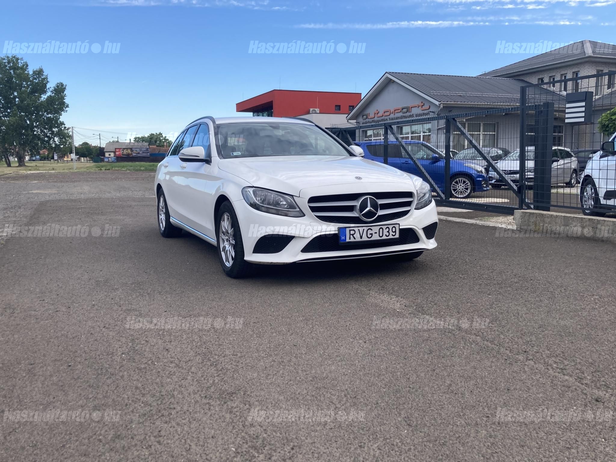 MERCEDES-BENZ C-OSZTÁLY 2019/12 - 1