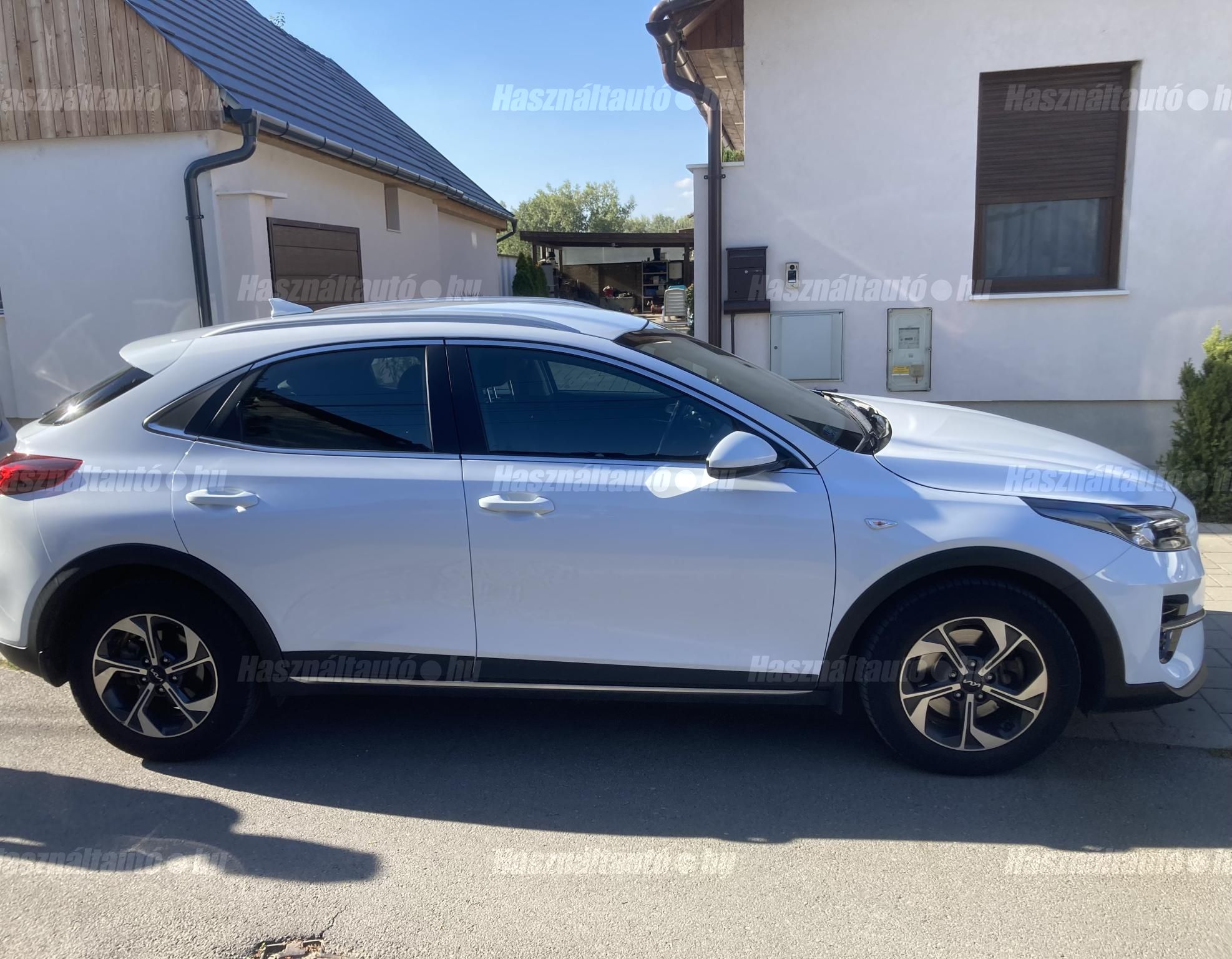 KIA XCEED 2022/8 - 1