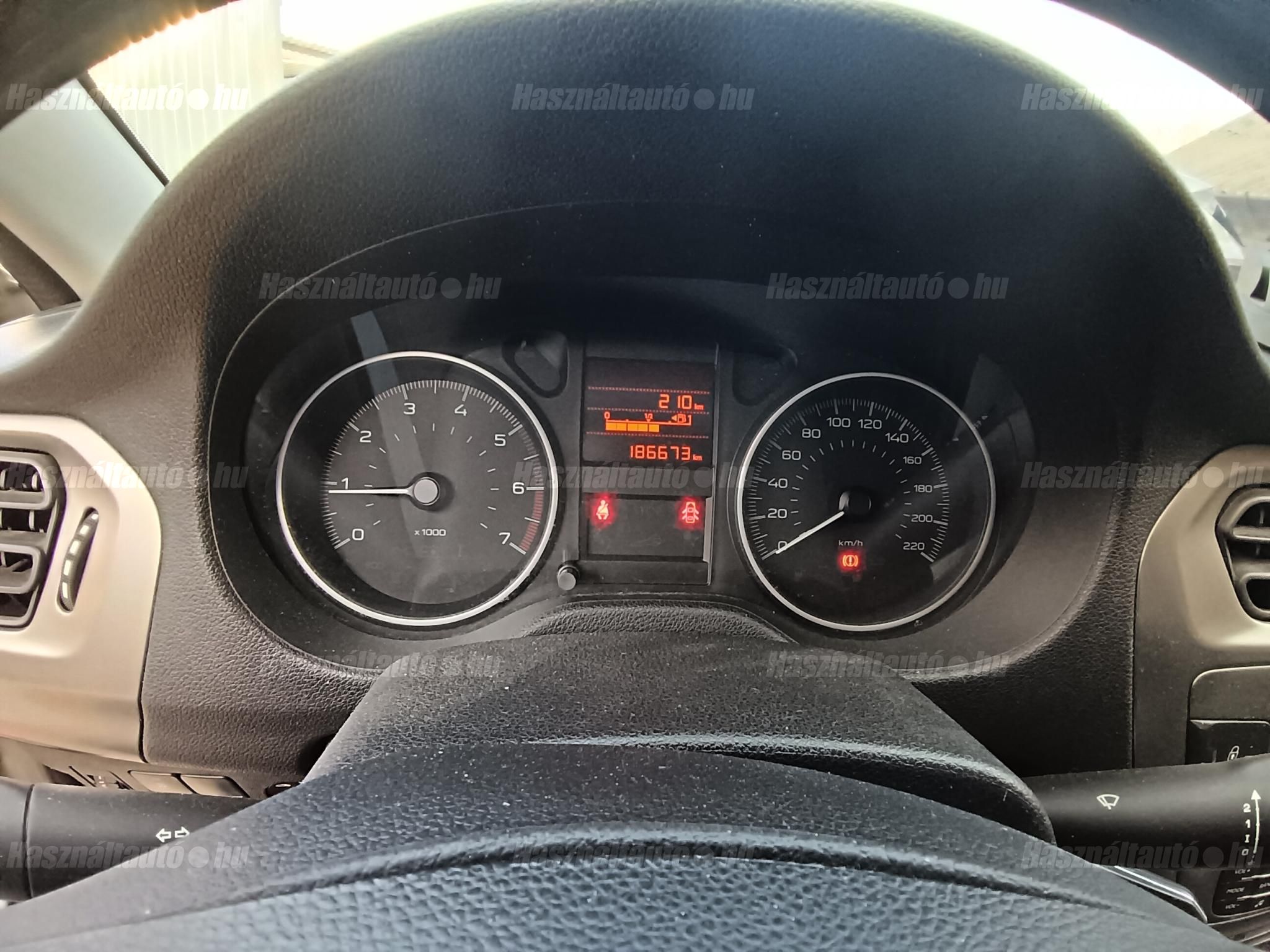 PEUGEOT 301 2017/12 - 1