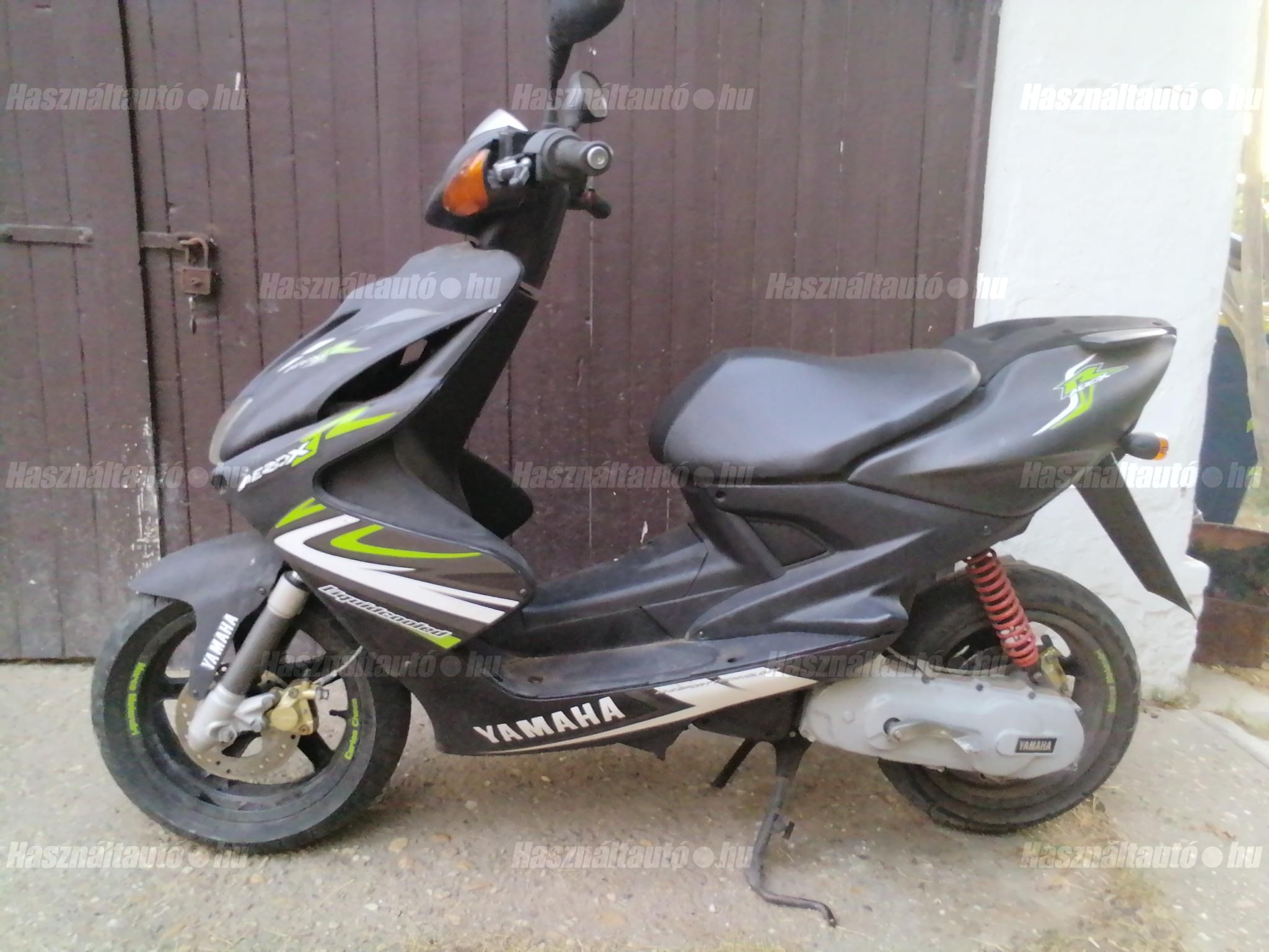YAMAHA AEROX 2011 - 1