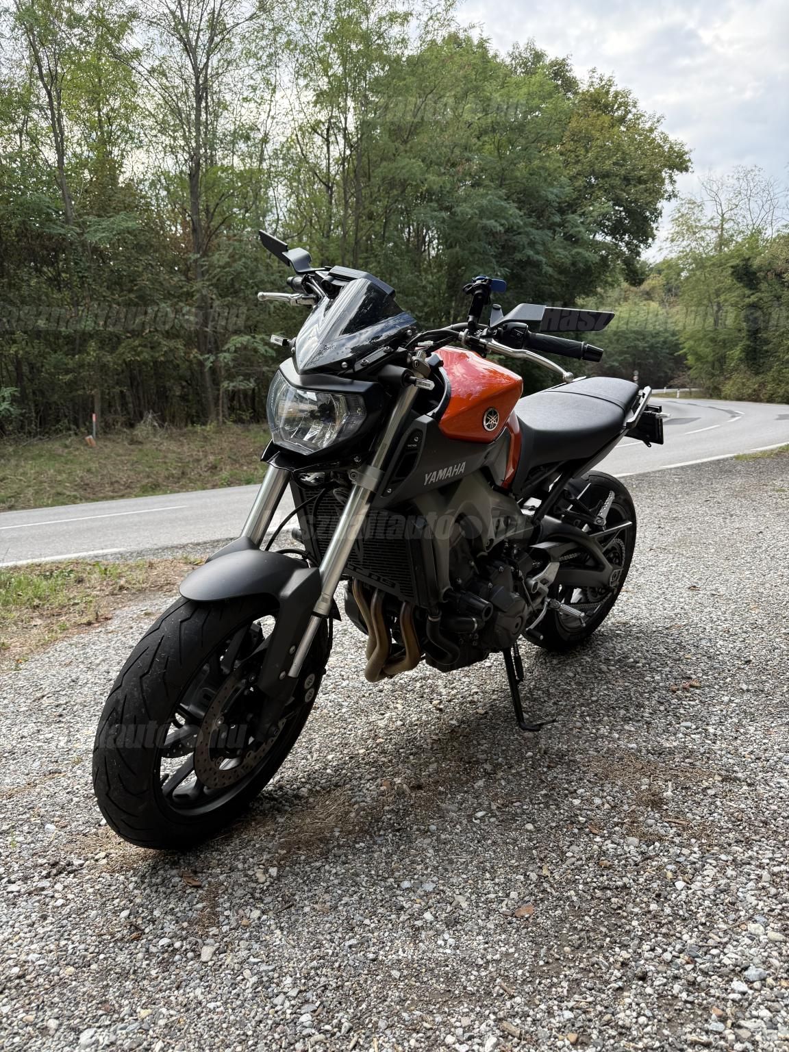 YAMAHA MT-09 2015 - 1