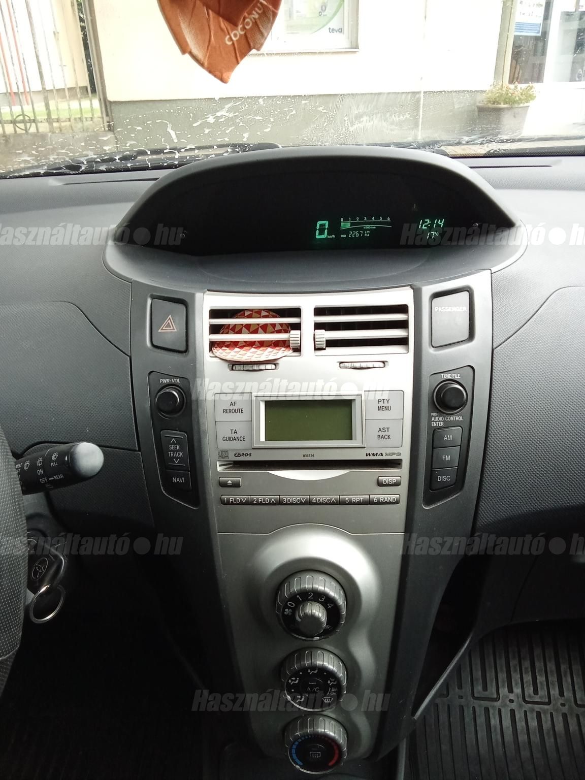 TOYOTA YARIS 2008/4 - 1