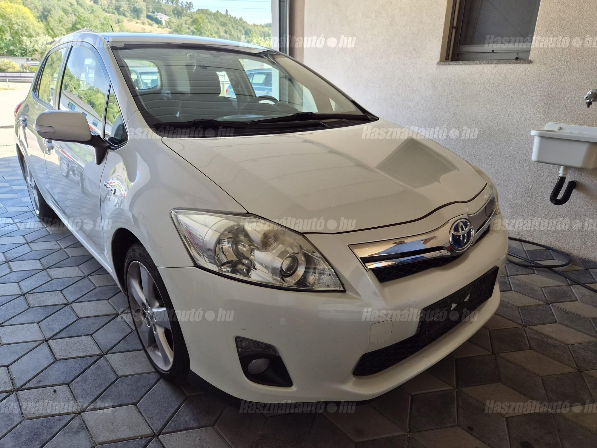 TOYOTA AURIS 2010/5 - 1