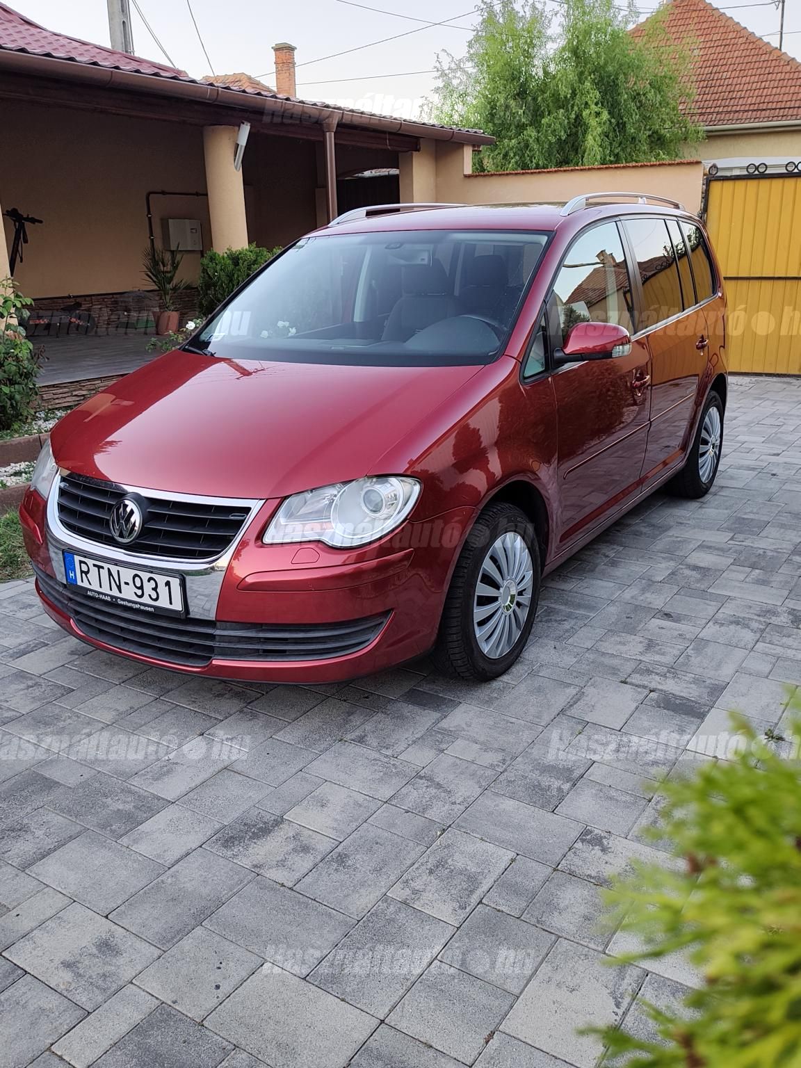 VOLKSWAGEN TOURAN 2009/10 - 1