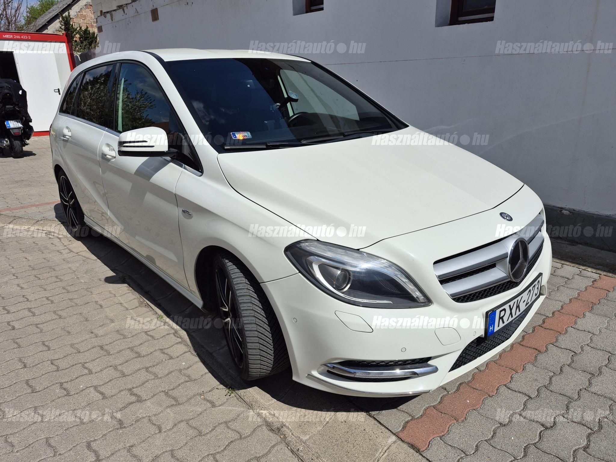 MERCEDES-BENZ B 180 2012/7 - 1