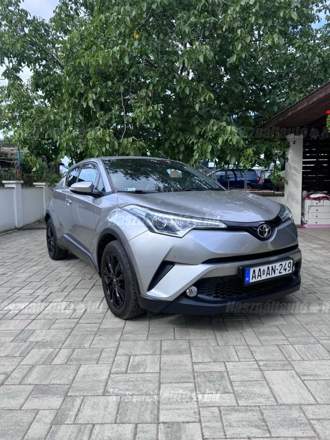 TOYOTA C-HR 2017/8 - 1