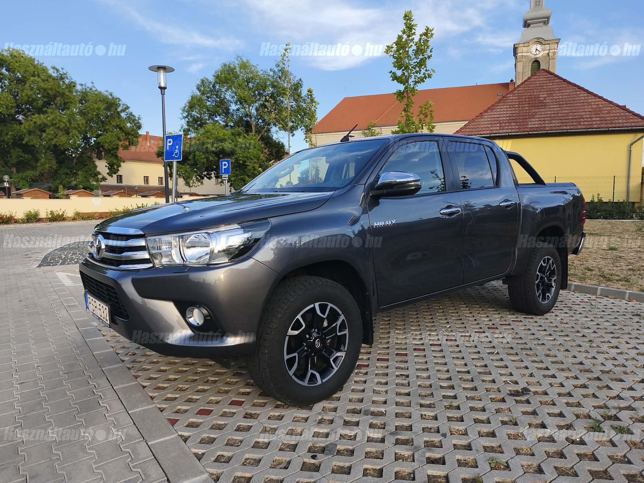 TOYOTA HILUX 2019/8 - 1