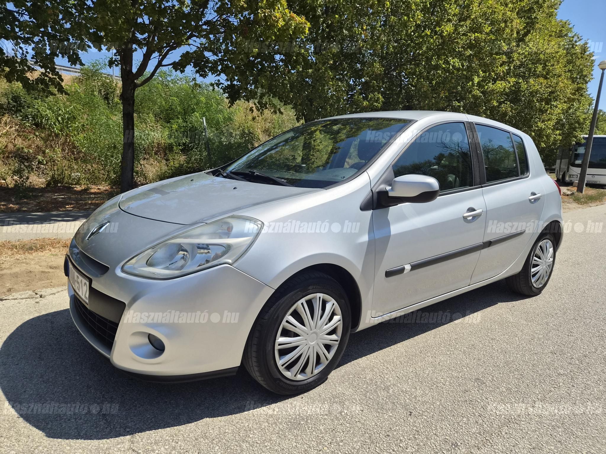 RENAULT CLIO 2011 - 1