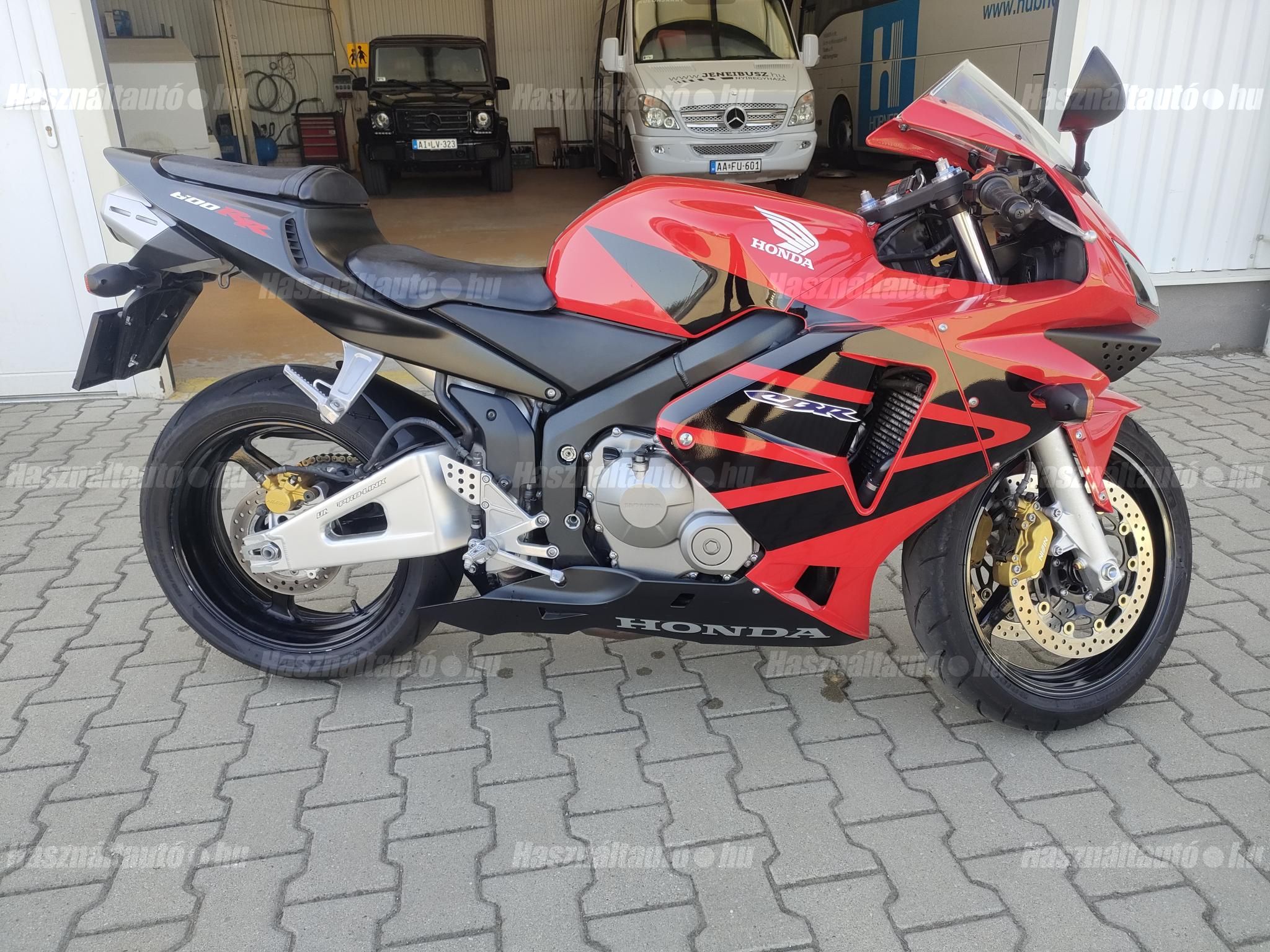 HONDA CBR 600 RR 2005/6 - 1