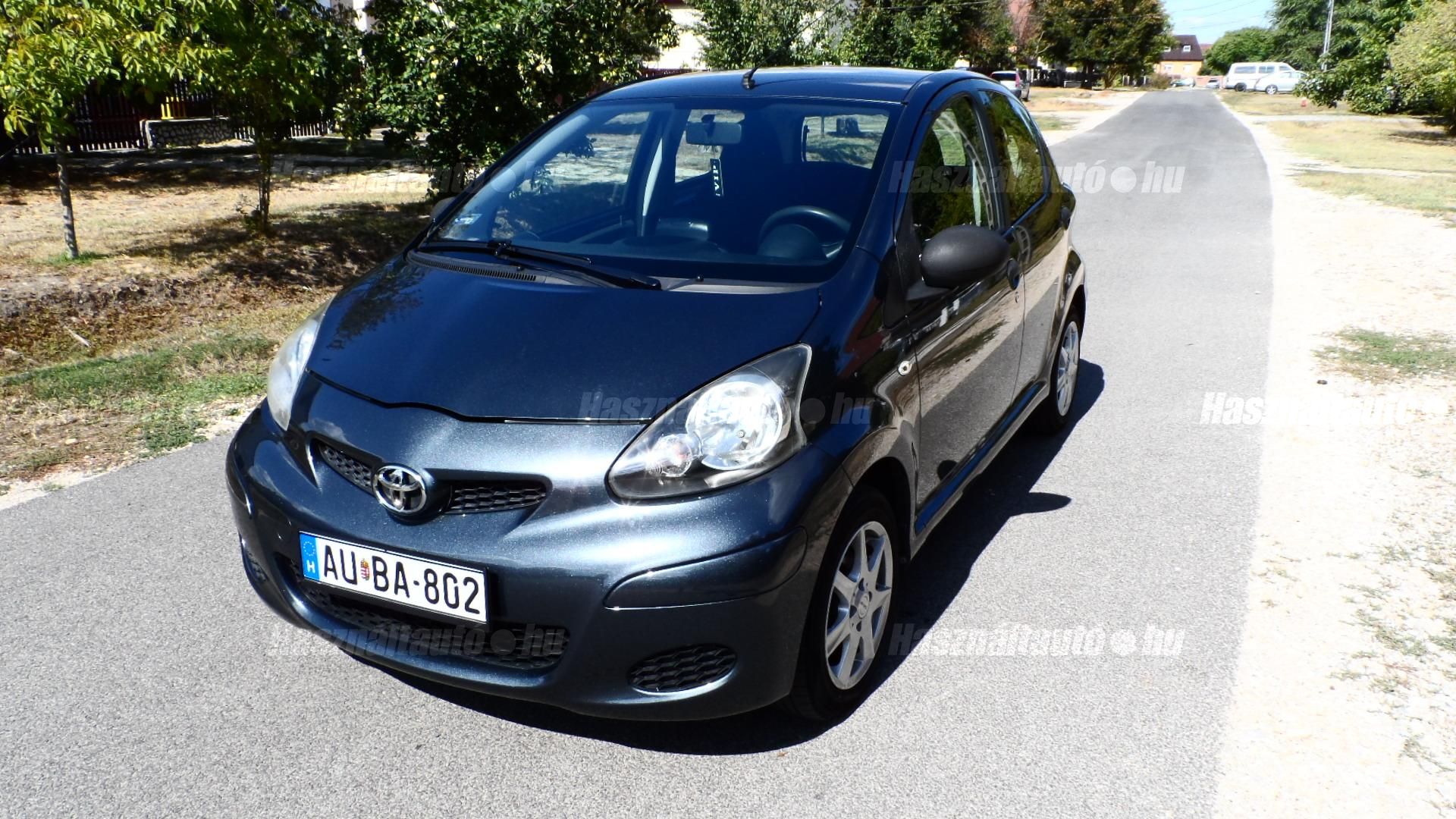 TOYOTA AYGO 2011/3 - 1