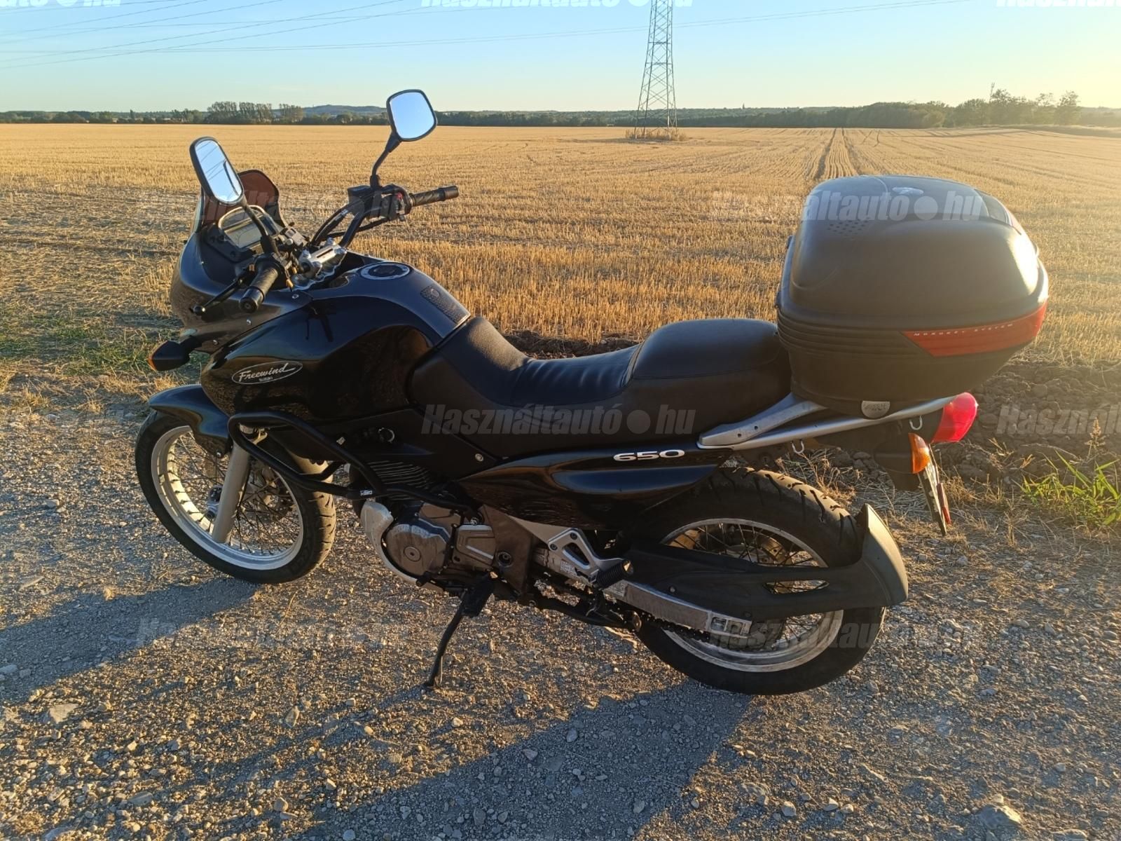 SUZUKI XF 650 (FREEWIND) 2000/2 - 1