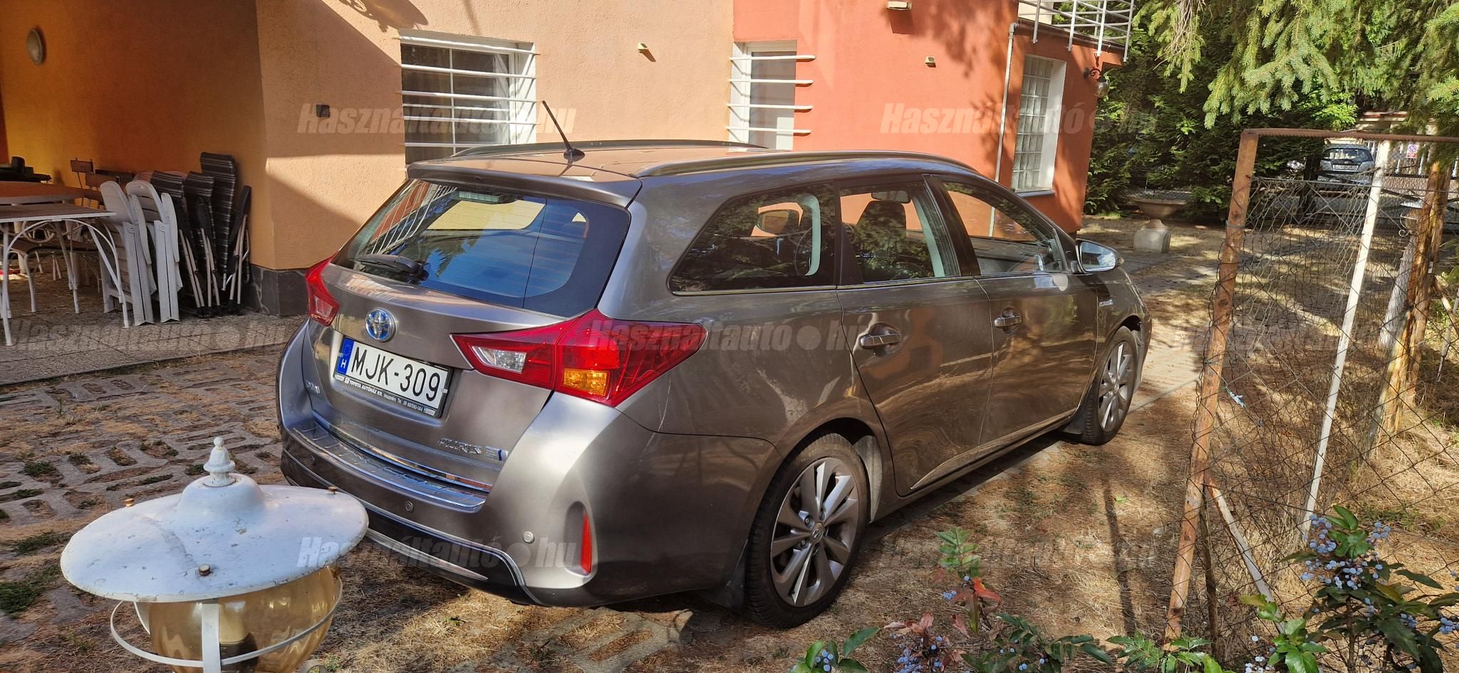 TOYOTA AURIS 2013/7 - 1