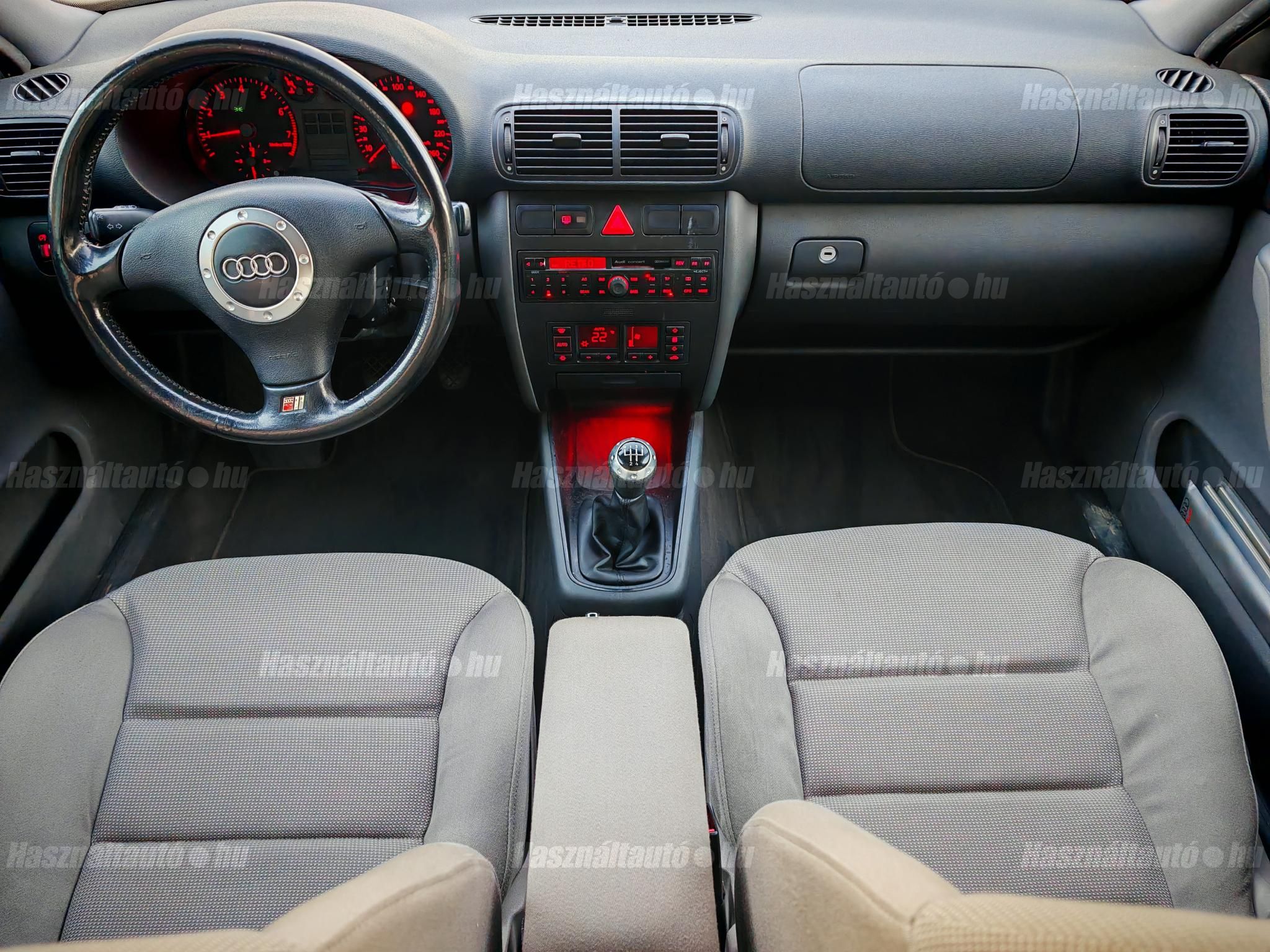 AUDI A3 2000/6 - 1