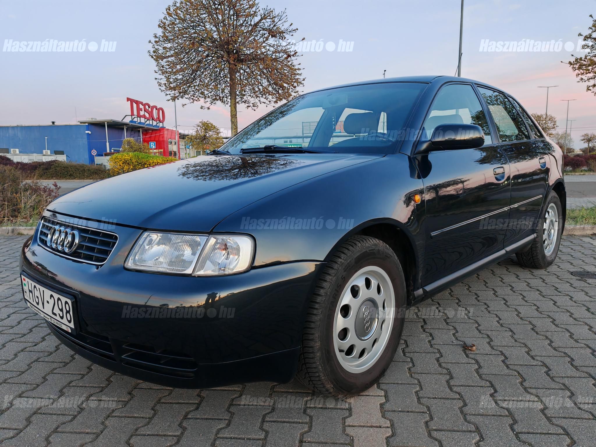 AUDI A3 2000/6 - 1
