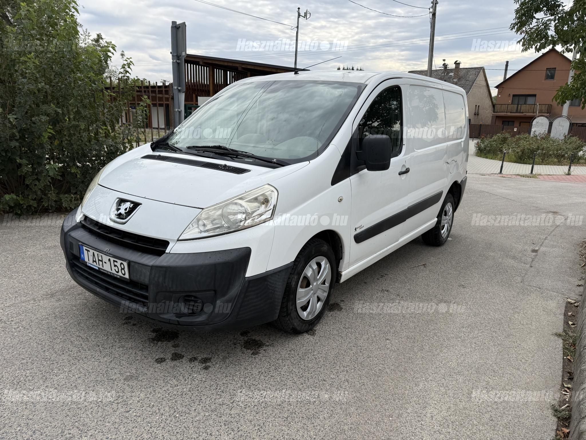PEUGEOT EXPERT 2010 - 1