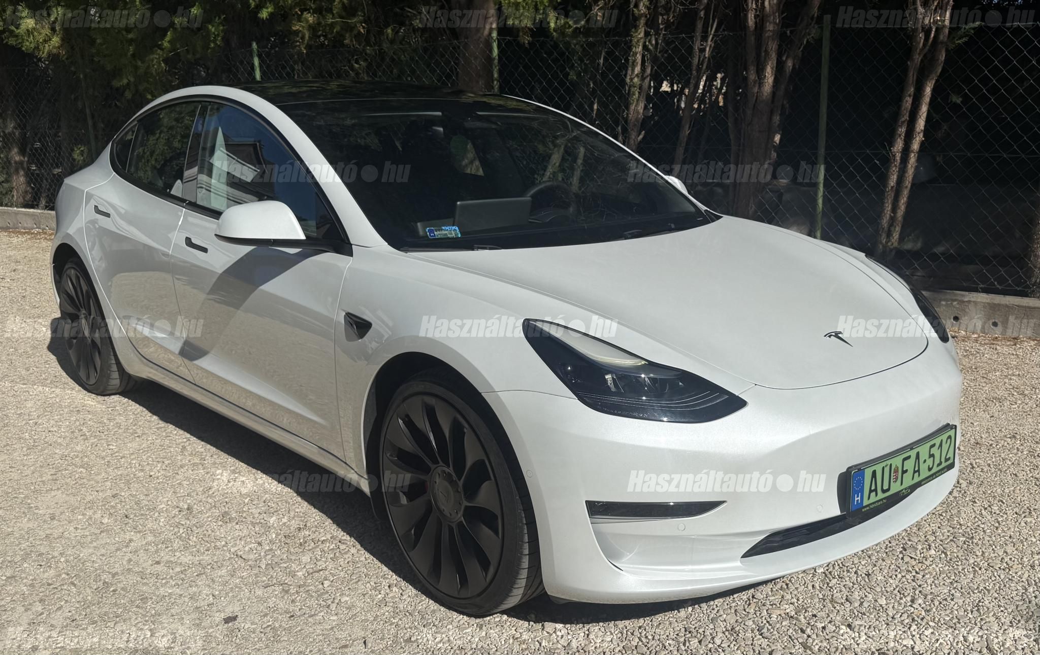 TESLA MODEL 3 2022/3 - 1