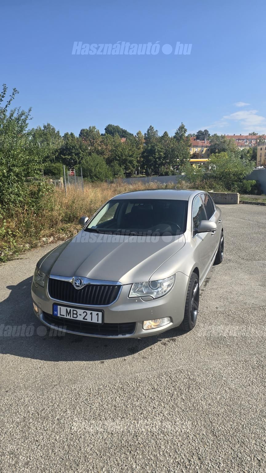 SKODA SUPERB 2009 - 1