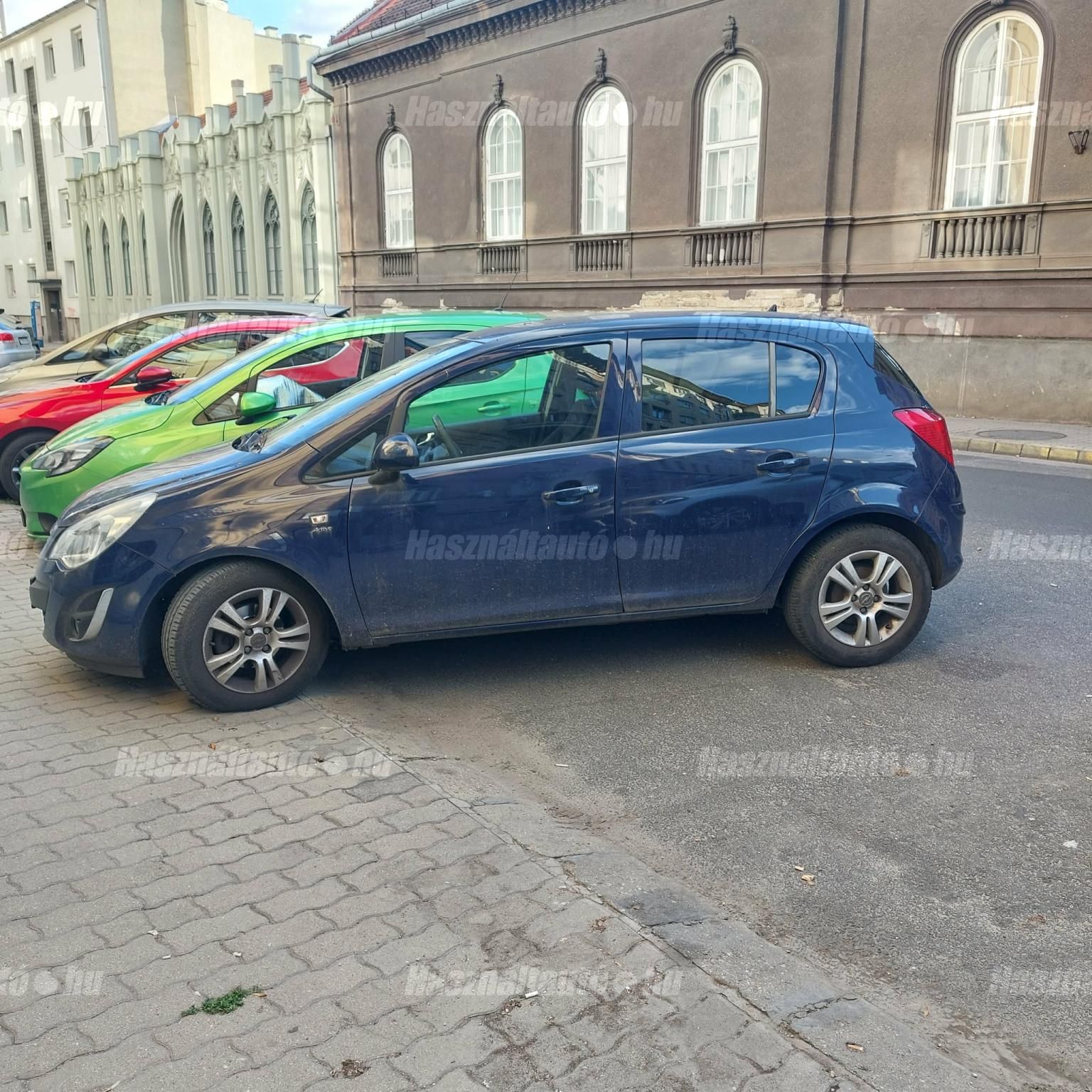Sötétkék