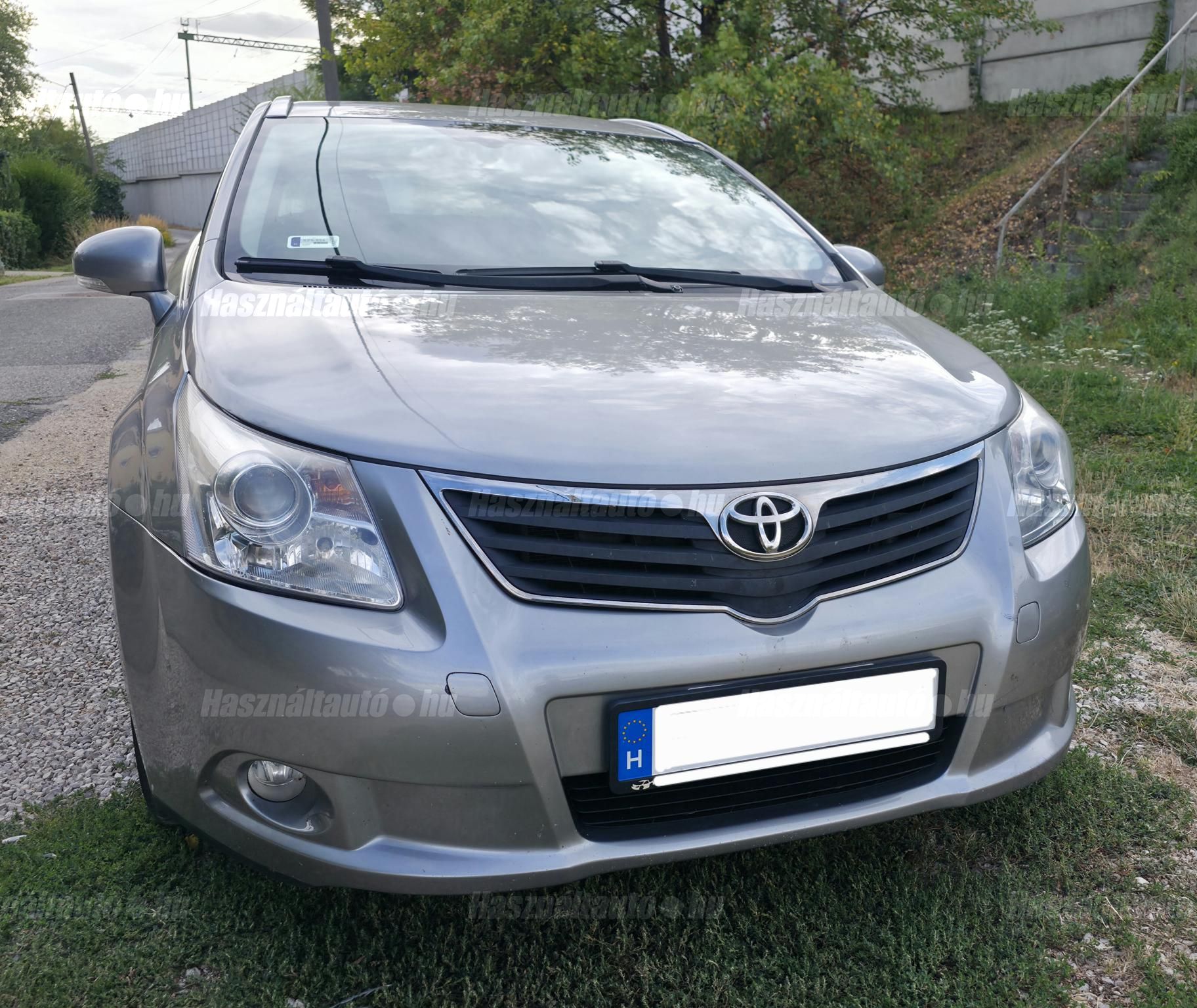 TOYOTA AVENSIS 2009/10 - 1