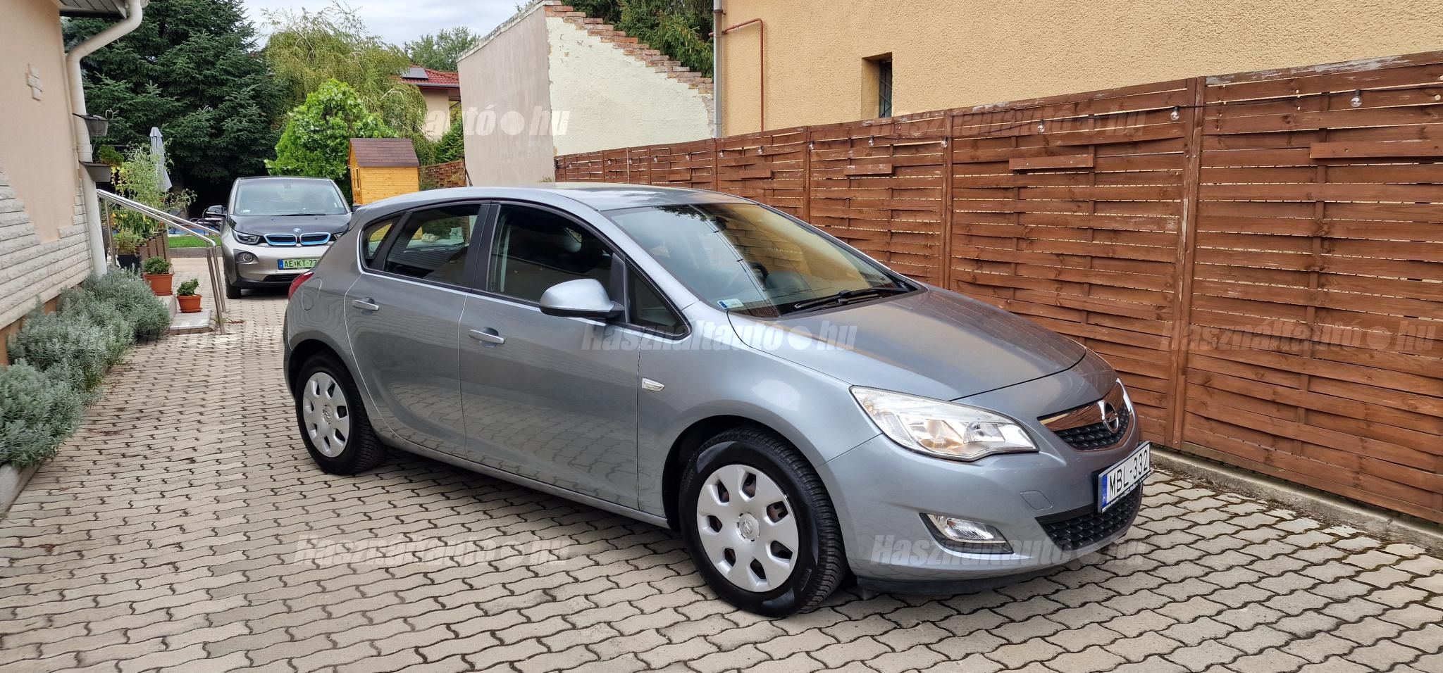 OPEL ASTRA J 2012/3 - 1