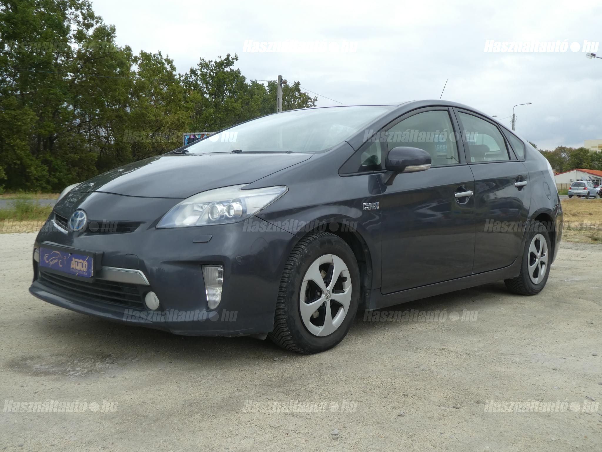 TOYOTA PRIUS PLUG-IN 2013 - 1