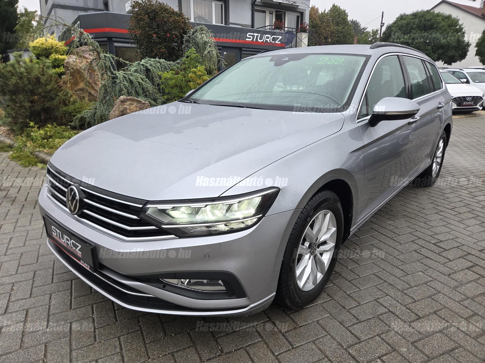 VOLKSWAGEN PASSAT 2021/8 - 1