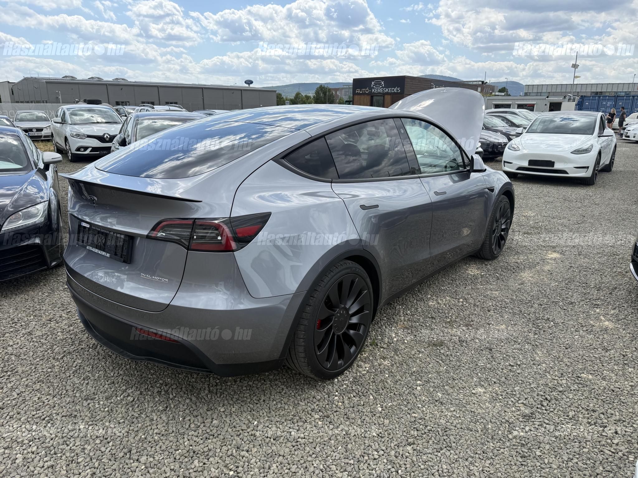 TESLA MODEL Y 2024/5 - 1