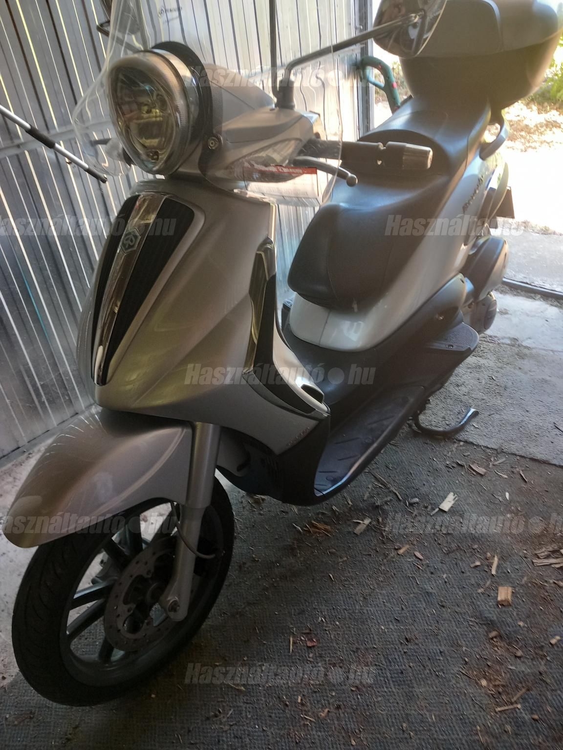 PIAGGIO BEVERLY 200 2004 - 1