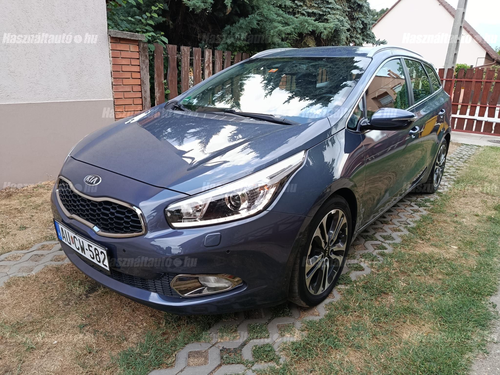KIA CEE'D 2013/4 - 1