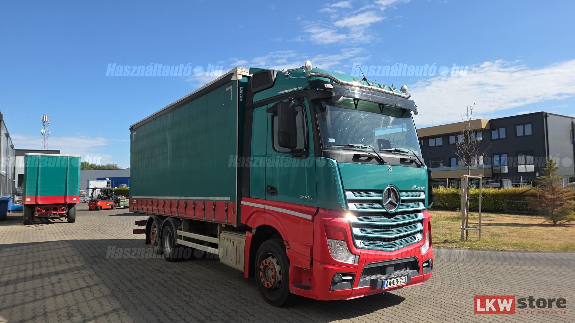 MERCEDES-BENZ 2019 - 1