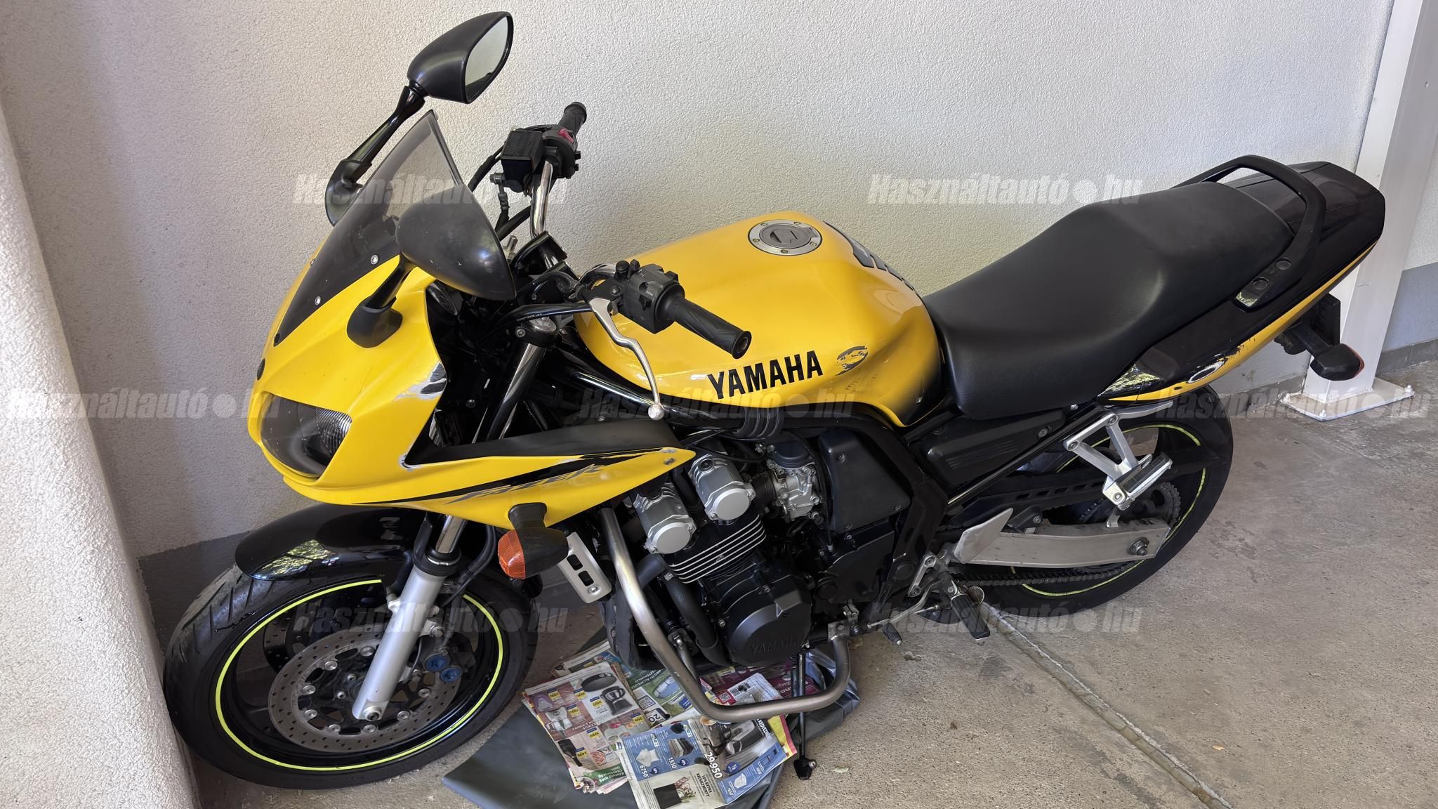 YAMAHA FZS 600 (FAZER) 2002/6 - 1
