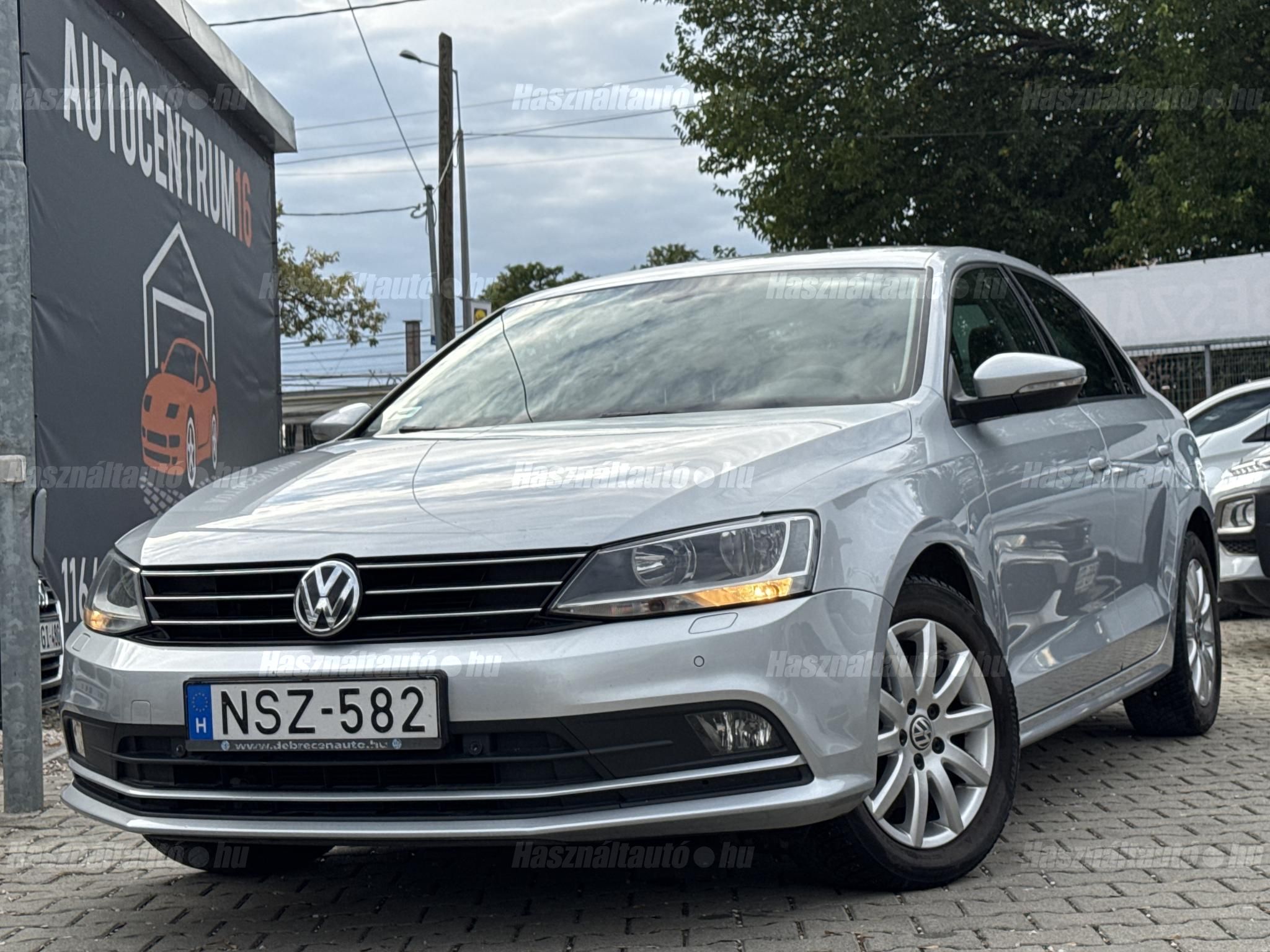 VOLKSWAGEN JETTA 2016/9 - 1