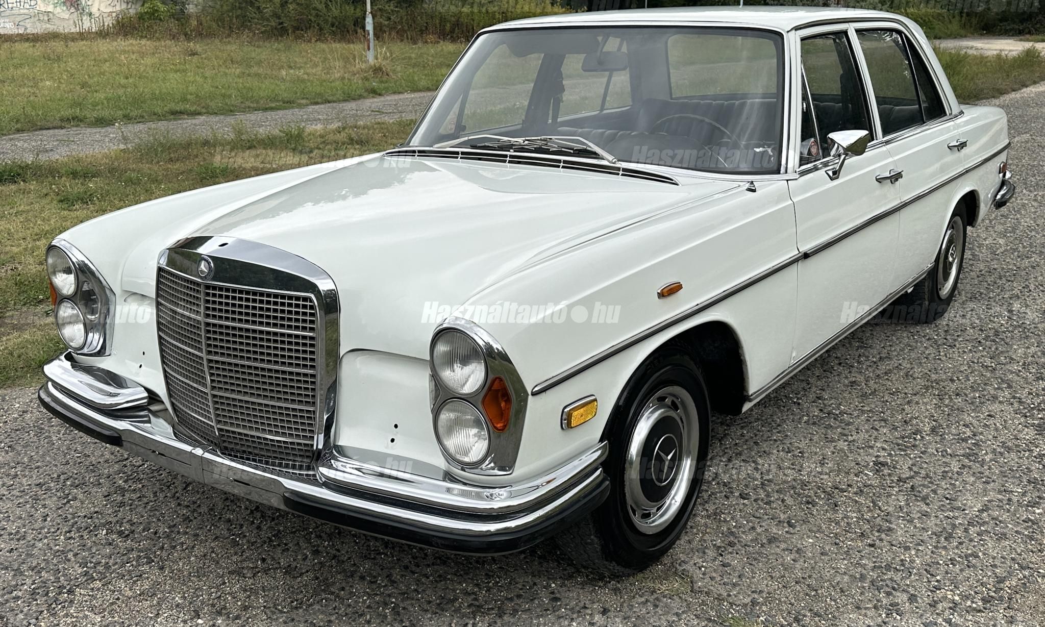 MERCEDES-BENZ 280 1972/4 - 1
