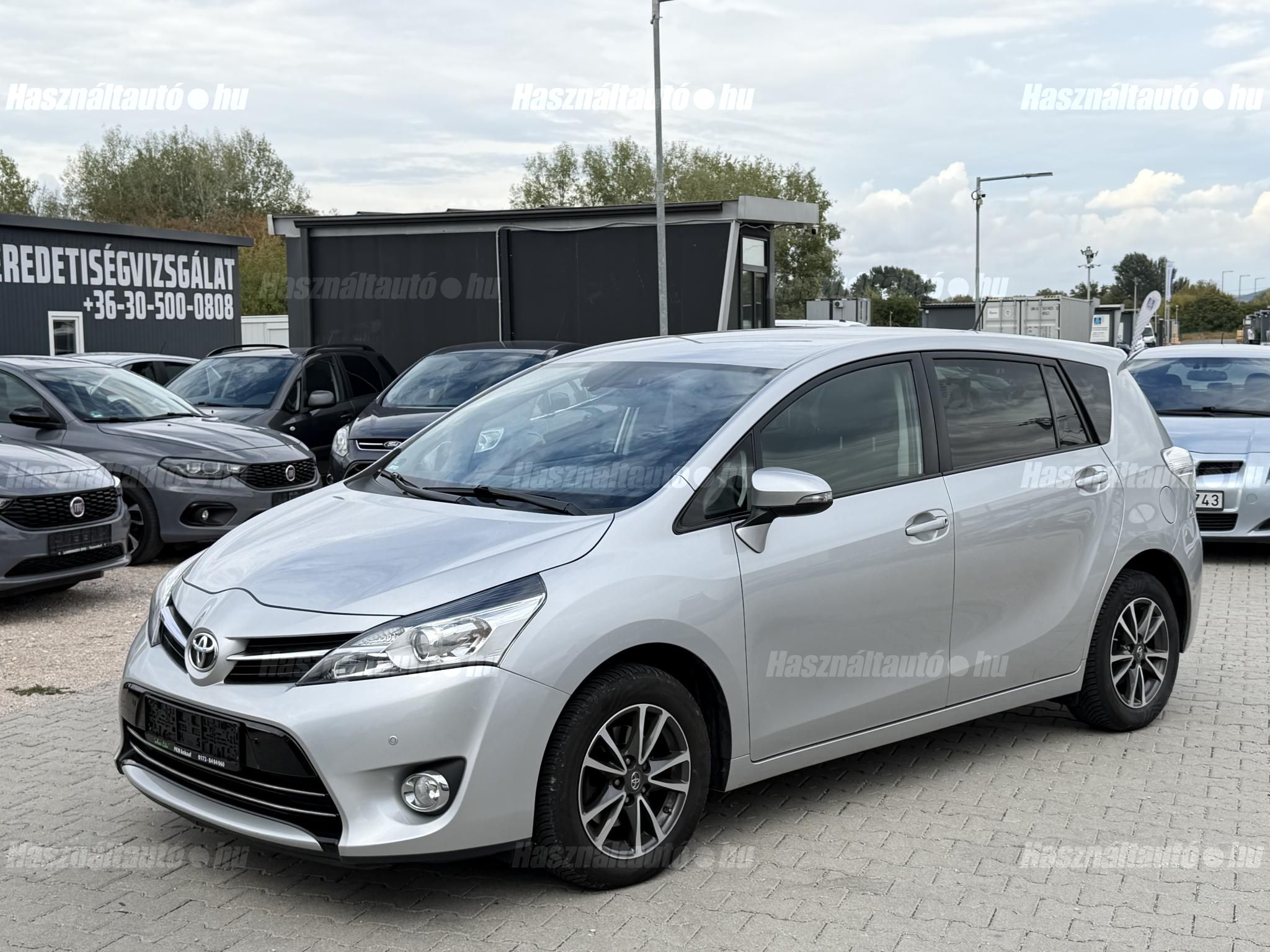 TOYOTA VERSO 2014/11 - 1