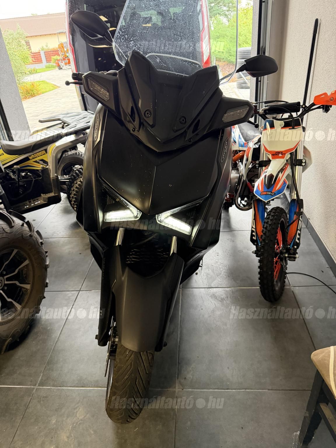 YAMAHA X-MAX 300 2024/9 - 1