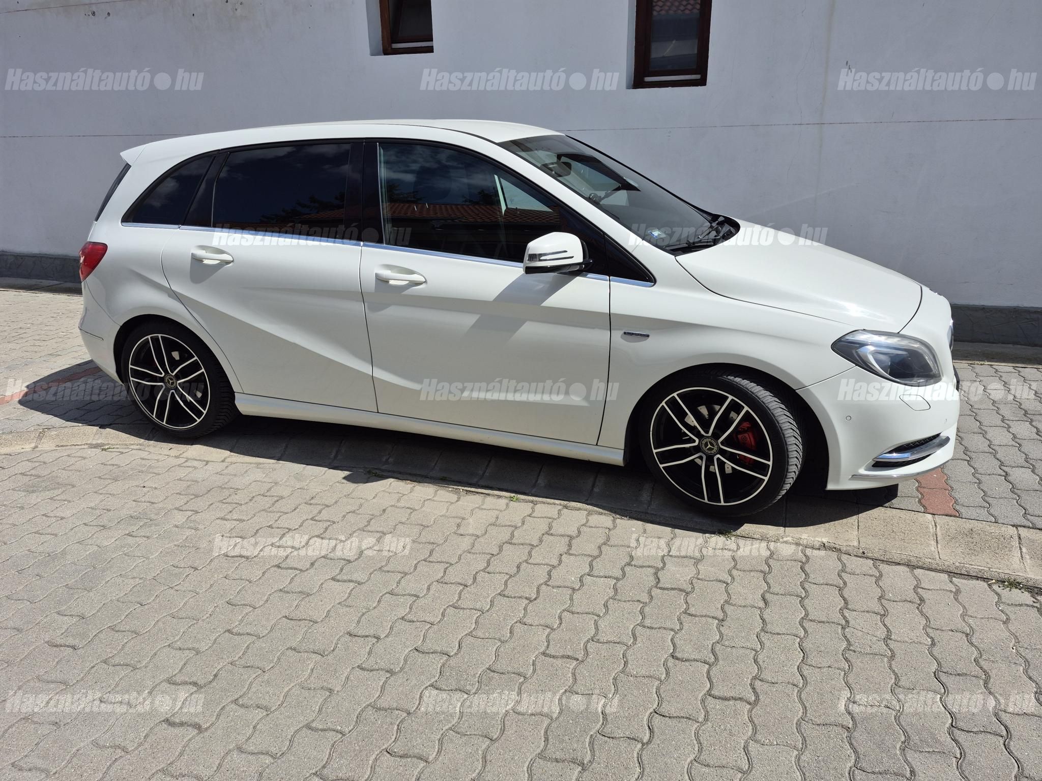 MERCEDES-BENZ B 180 2012/7 - 1