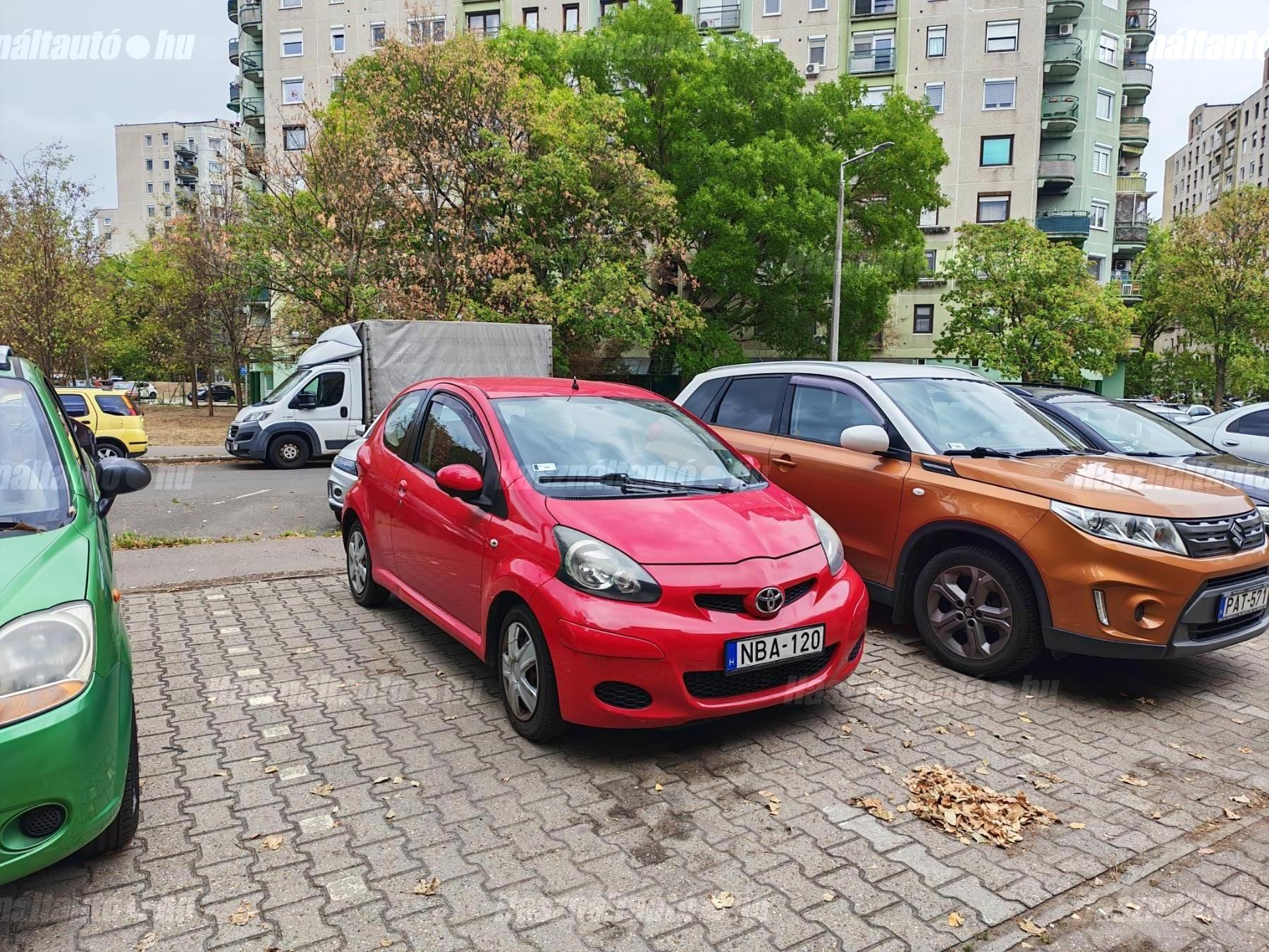 TOYOTA AYGO 2010/11 - 1
