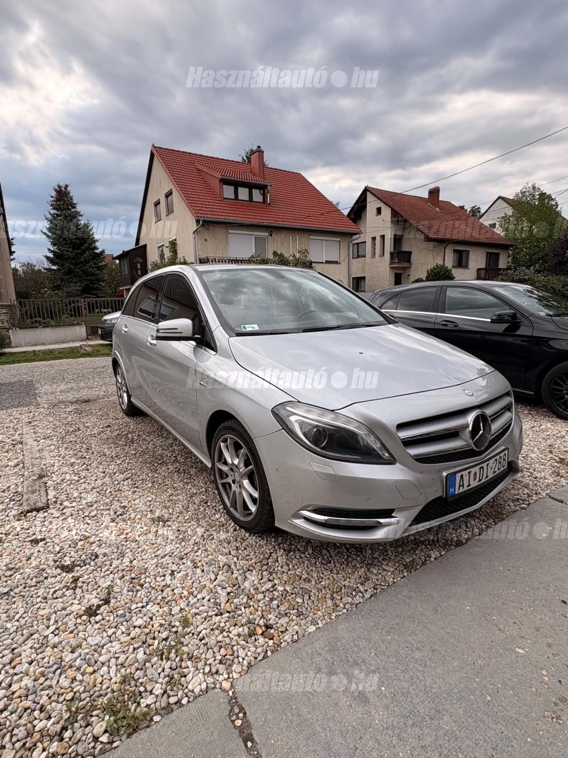 MERCEDES-BENZ B 180 2012/7 - 1