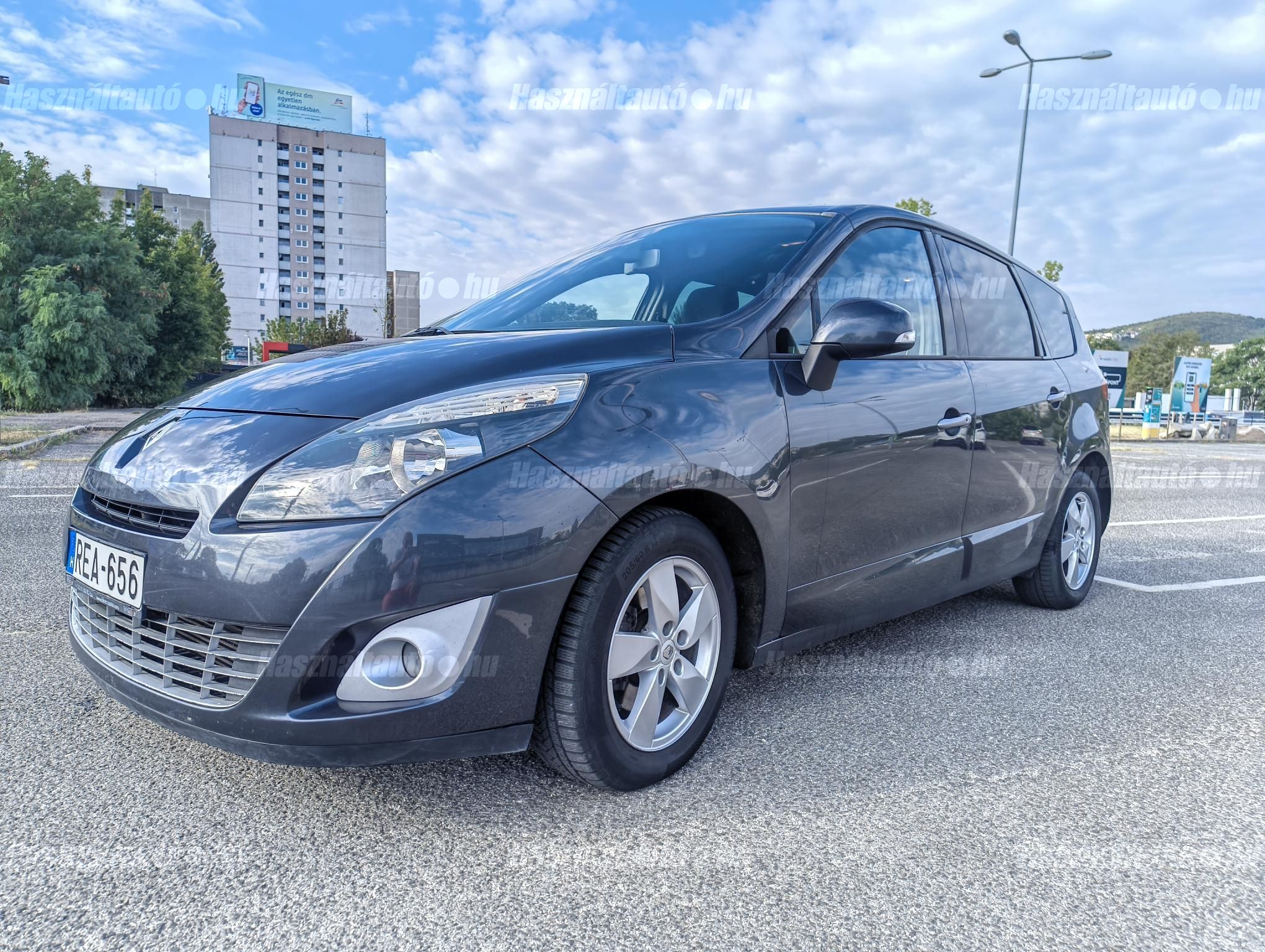 RENAULT SCENIC 2009/10 - 1