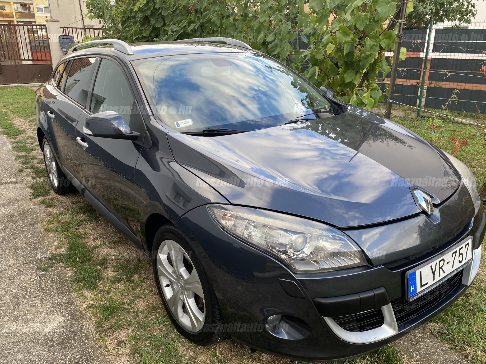 RENAULT MEGANE 2011/9 - 1