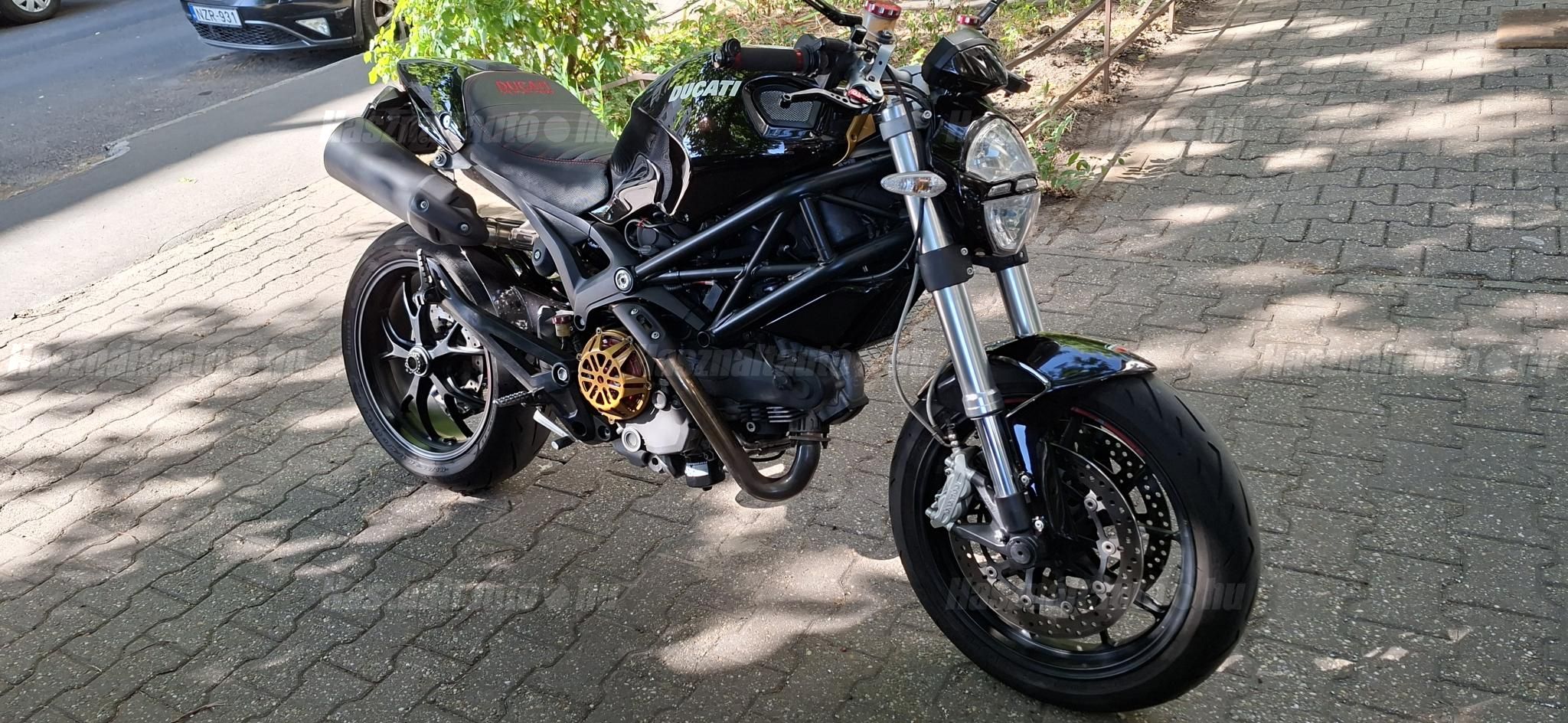 DUCATI MONSTER 1100 (DUAL SPARK) 2012/6 - 1