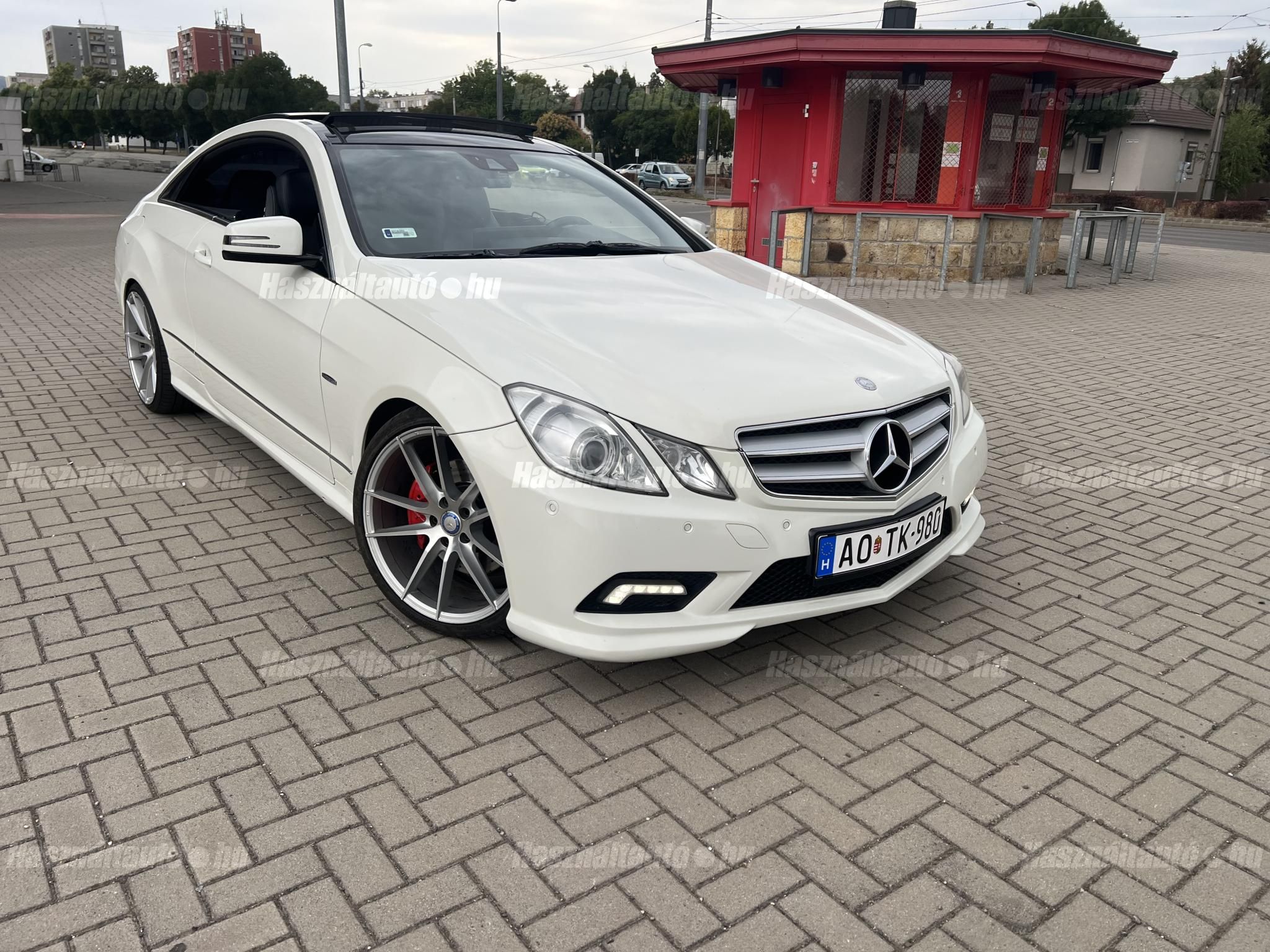 MERCEDES-BENZ E 220 2011/8 - 1