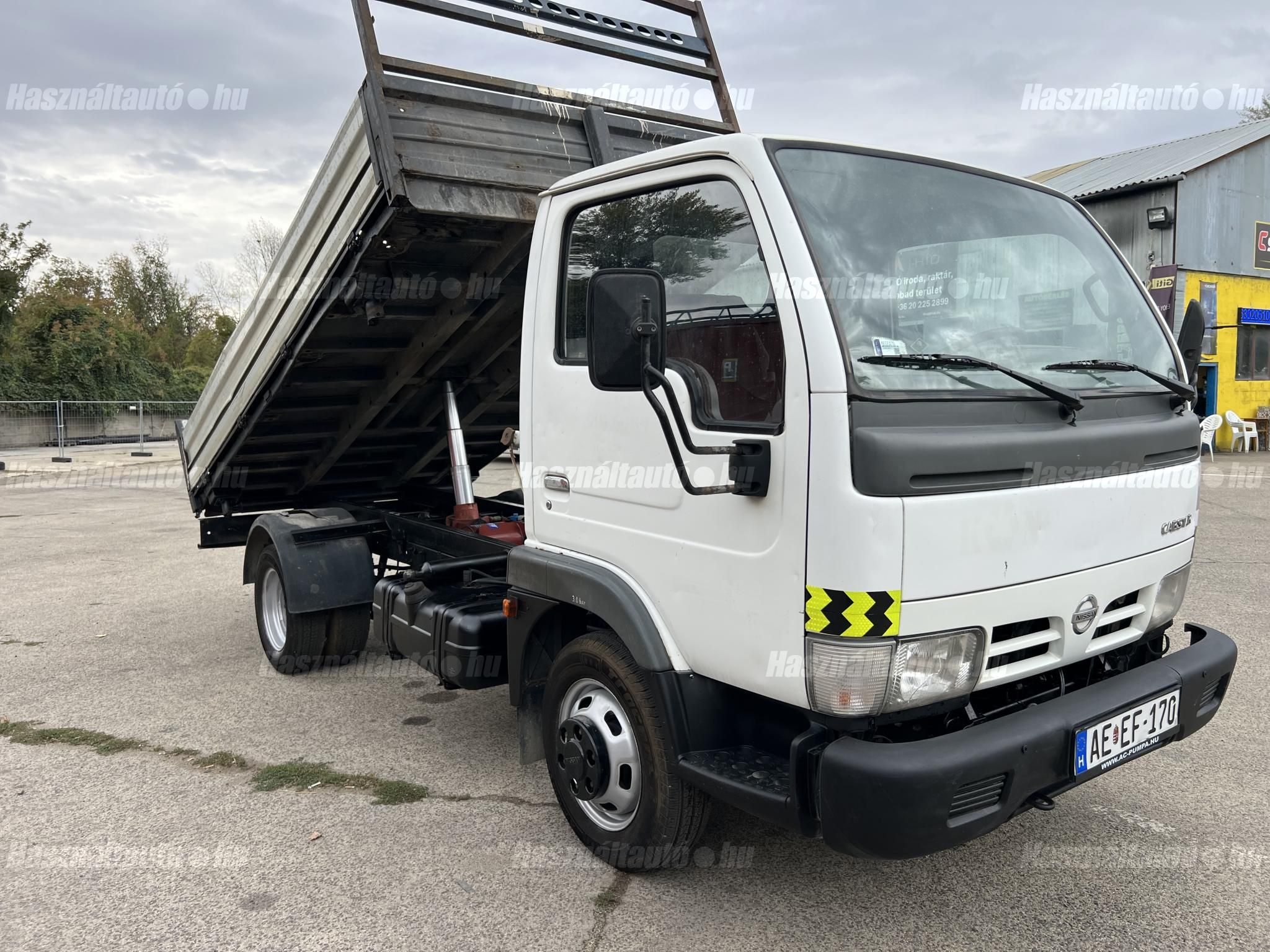 NISSAN CABSTAR 2004/10 - 1