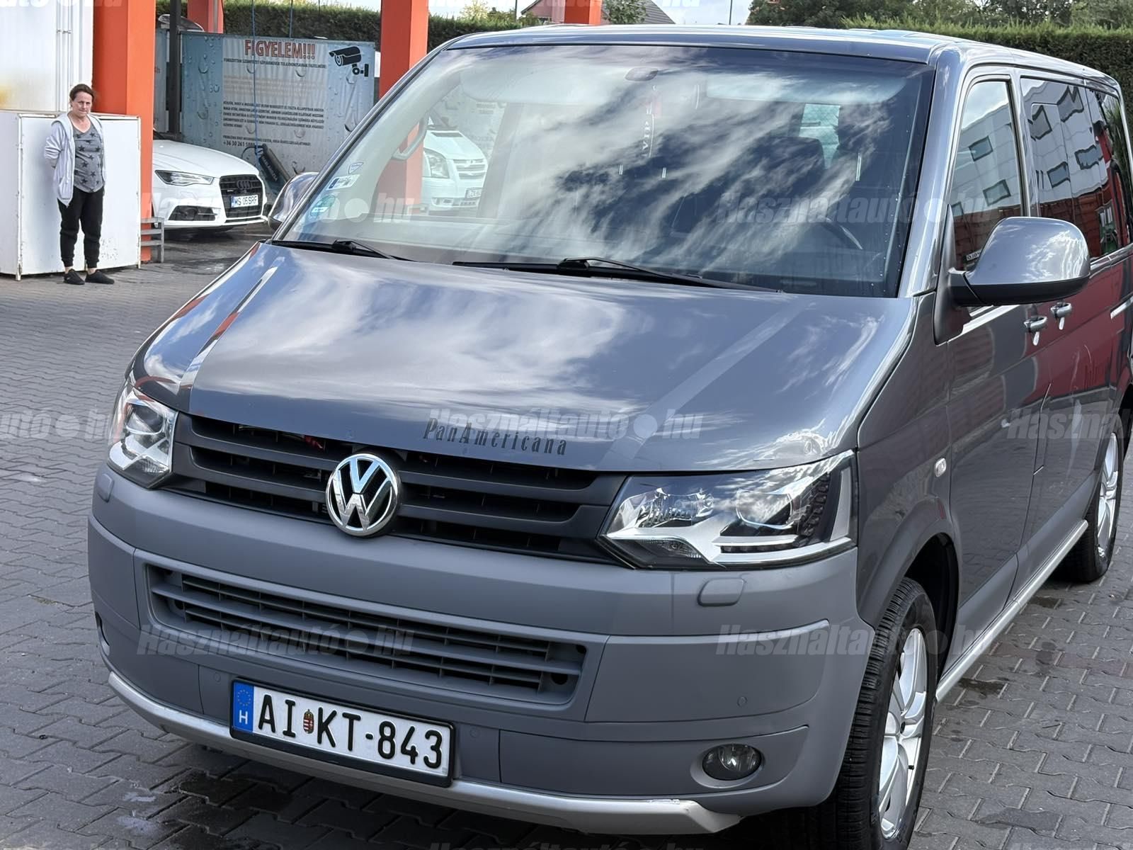 VOLKSWAGEN MULTIVAN 2012/5 - 1