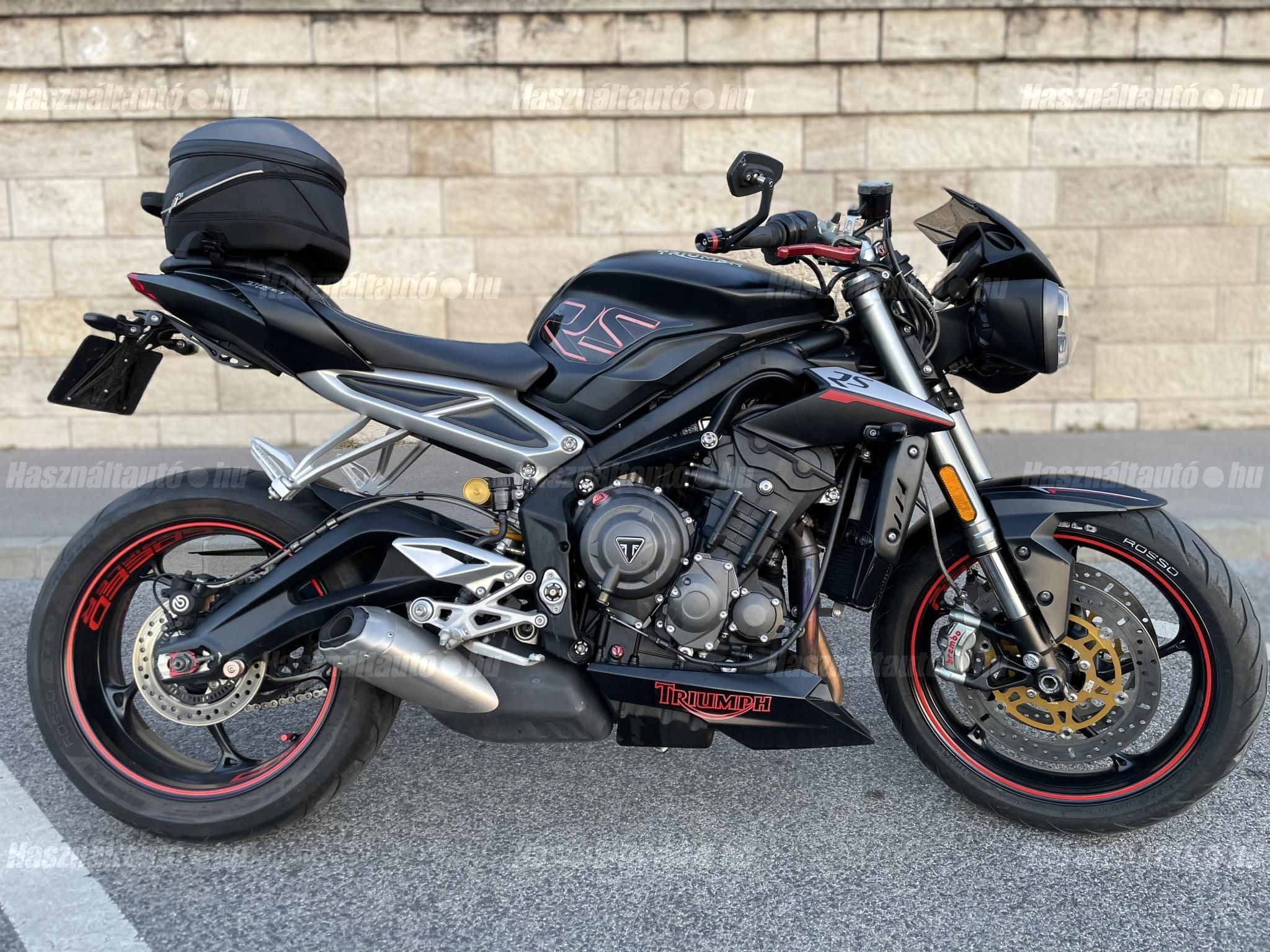 TRIUMPH STREET TRIPLE 2018/9 - 1