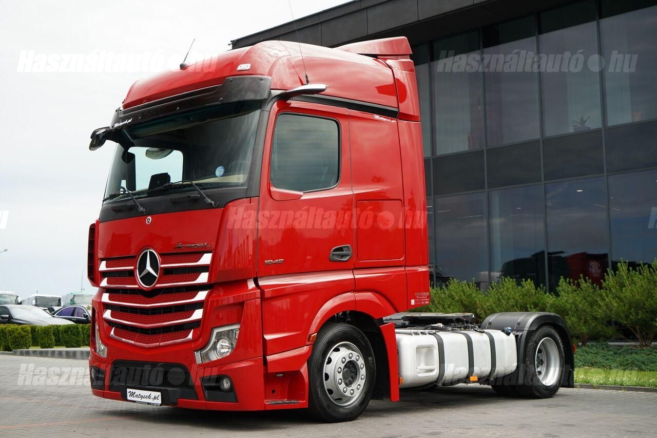MERCEDES-BENZ 2022/1 - 1
