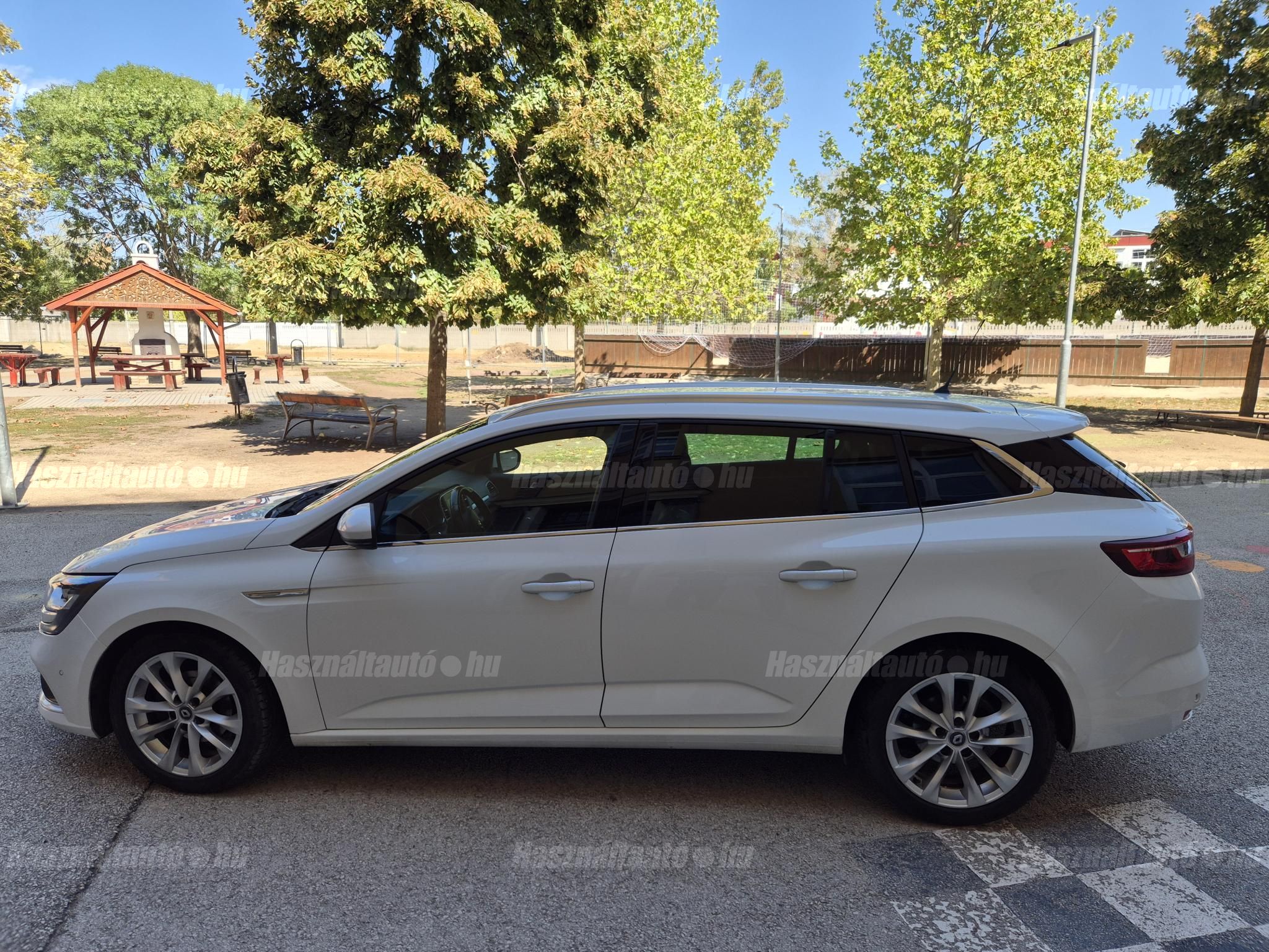 RENAULT MEGANE 2020/7 - 1